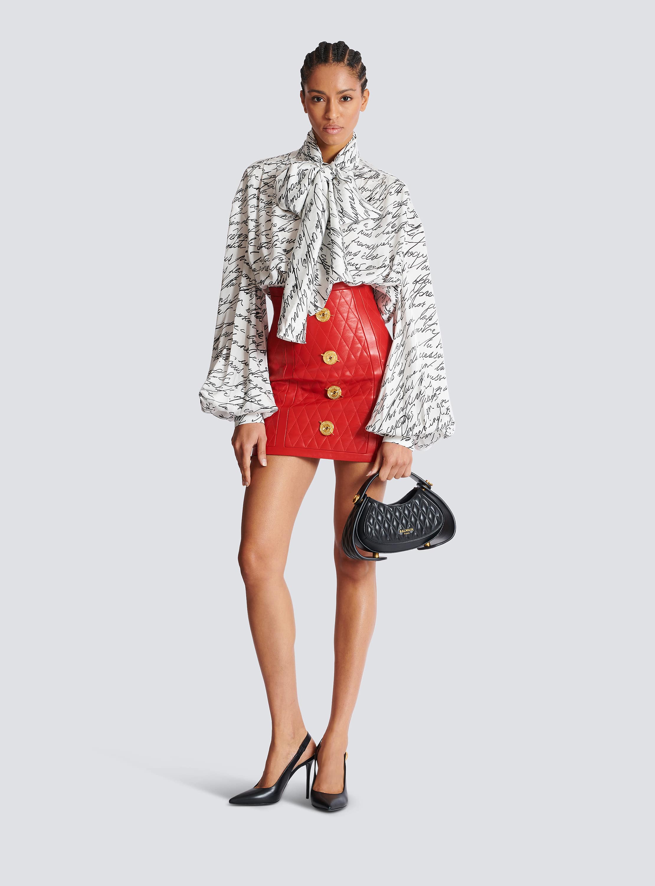 【関税＆送料込み】Balmain Sd To Sd 2 Pkts Lambskin Quilted Small Jolie Madame bag in quilted leather black black