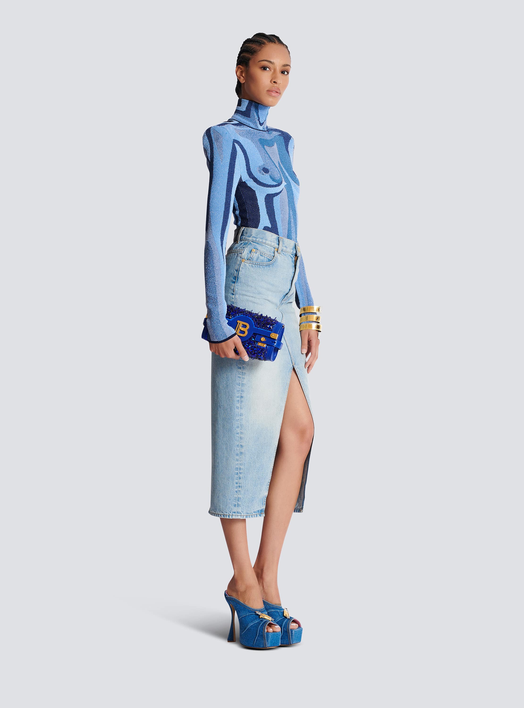 【送料&関税込】Balmain B-buzz 23 Pouch B-Buzz Pouch 23 in leather and embroidered satin - Women