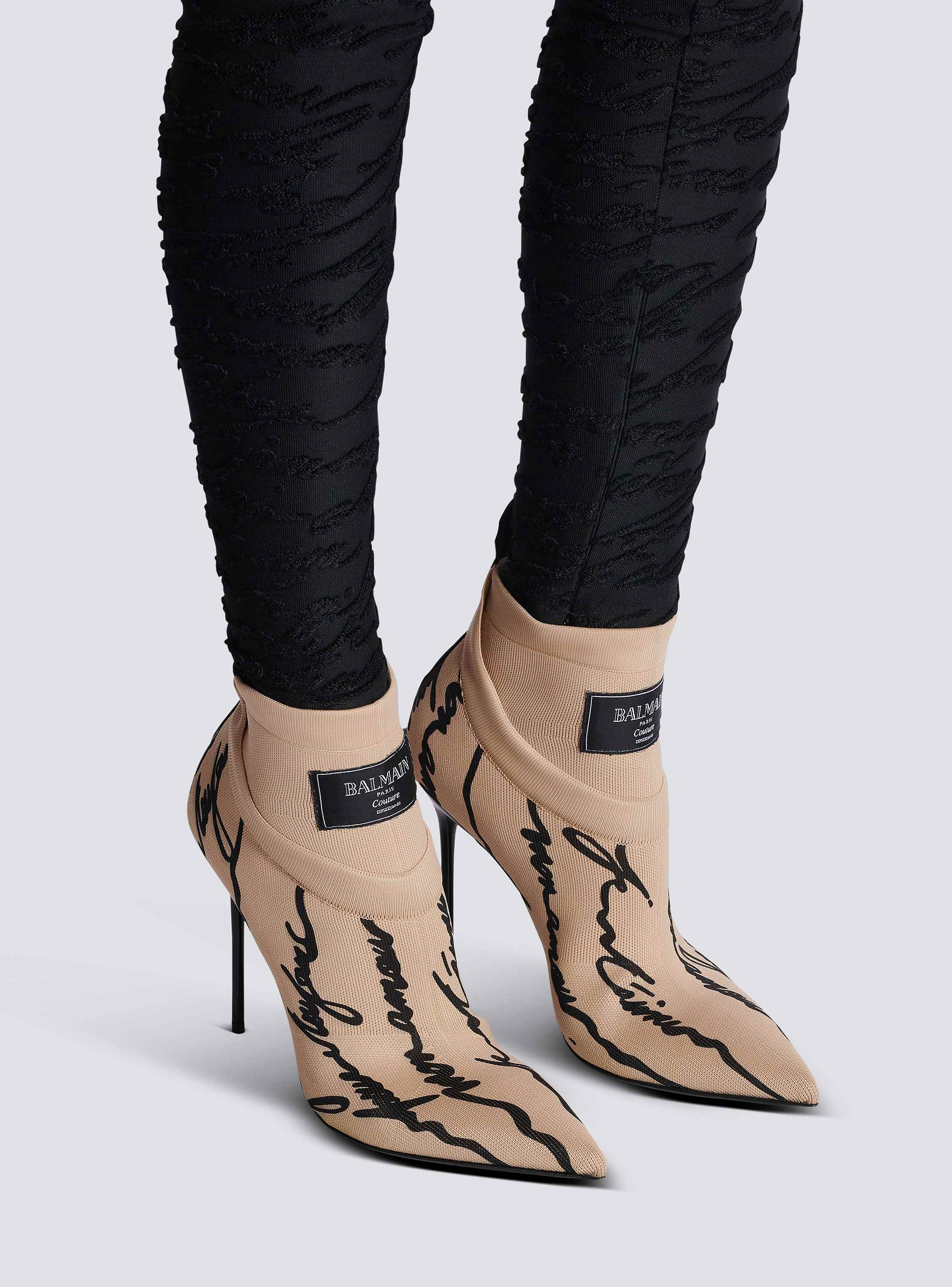 “ラブレター” クルーネック ニットアンクルブーツ