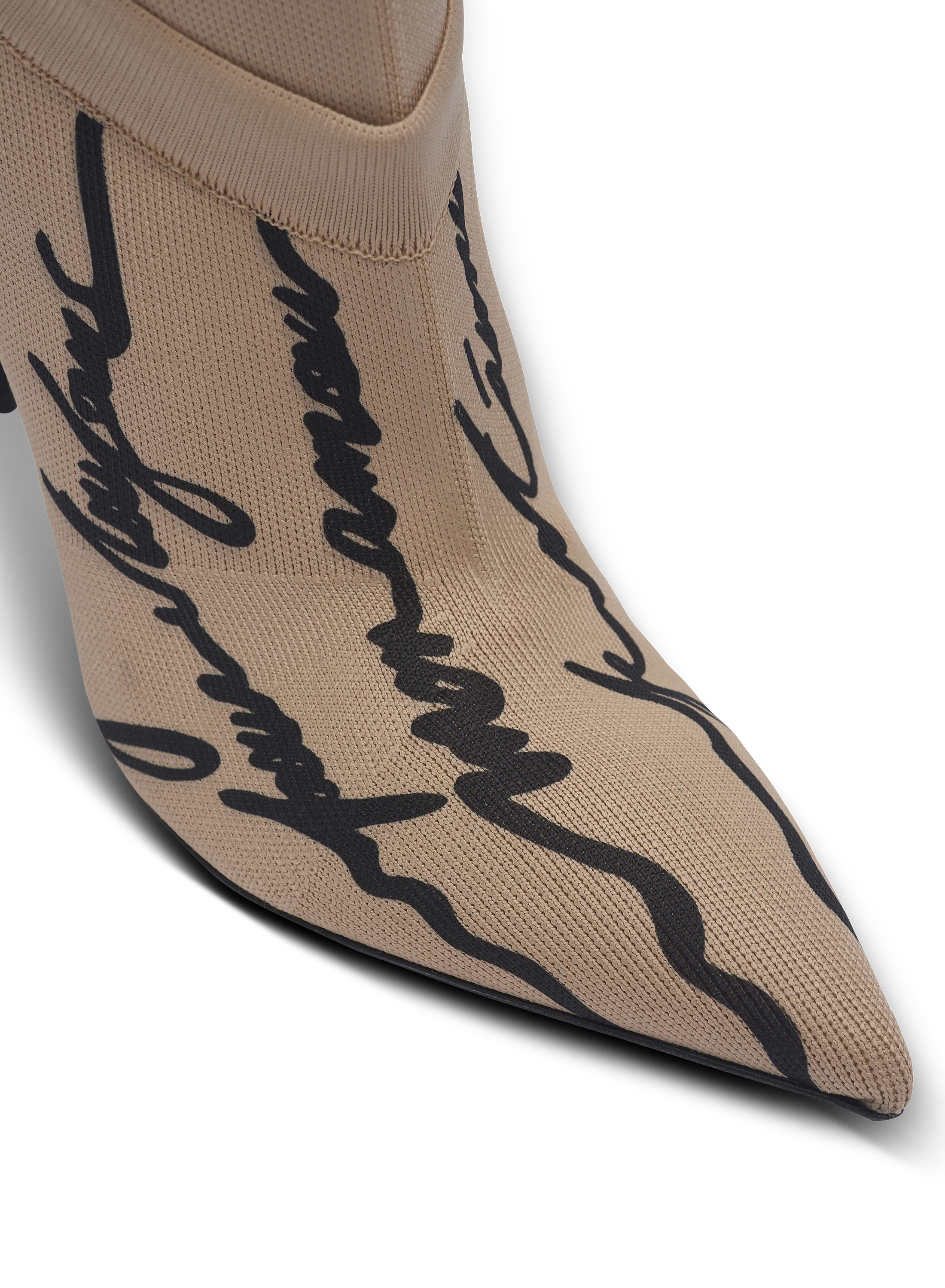 “ラブレター” クルーネック ニットアンクルブーツ