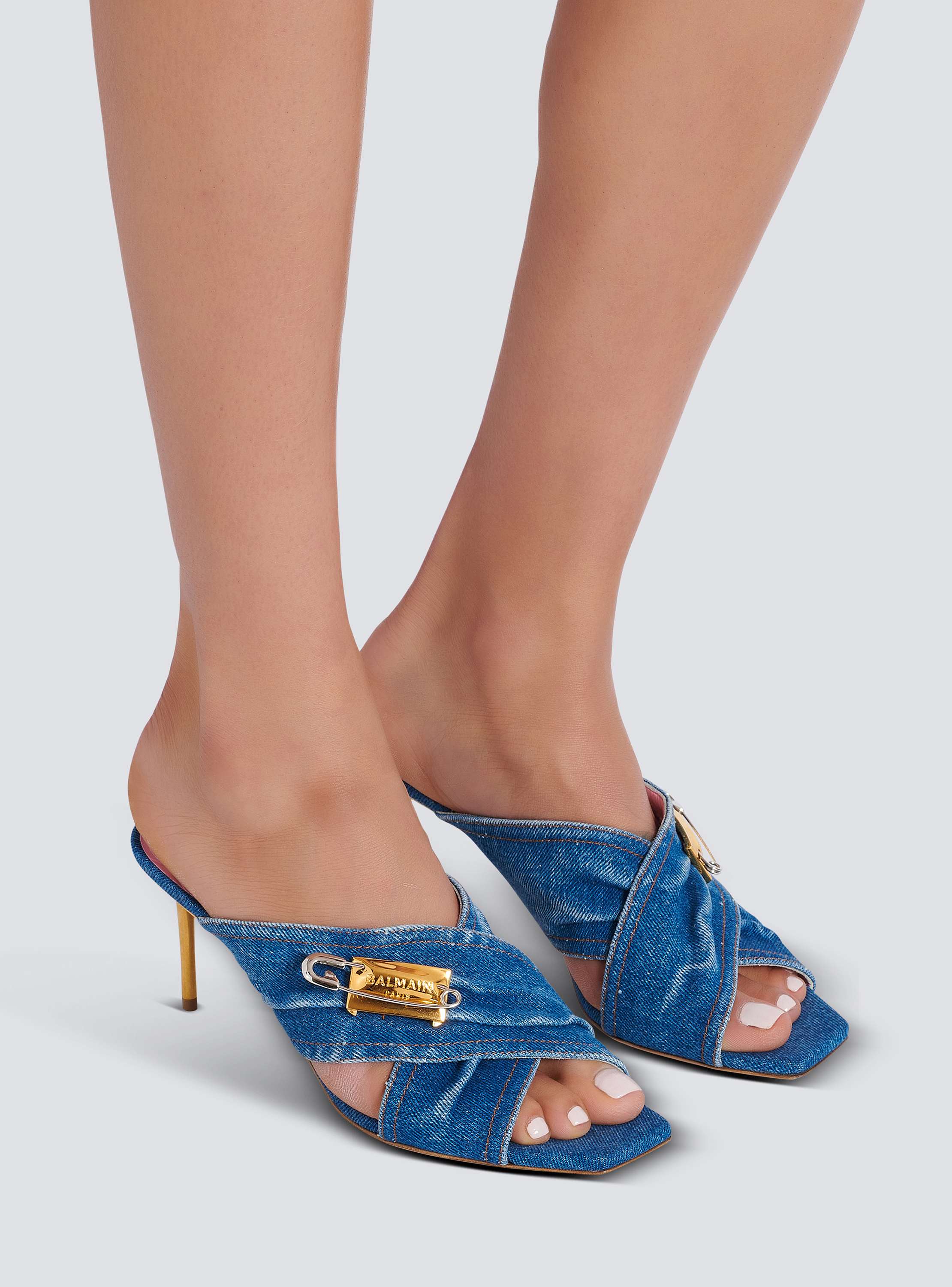 シューズ・サンダルその他 BALMAIN Woman Heeled sandals Blue EN1UR079TDMS 6EF Denim Safety Pin mules - Women | BALMAIN