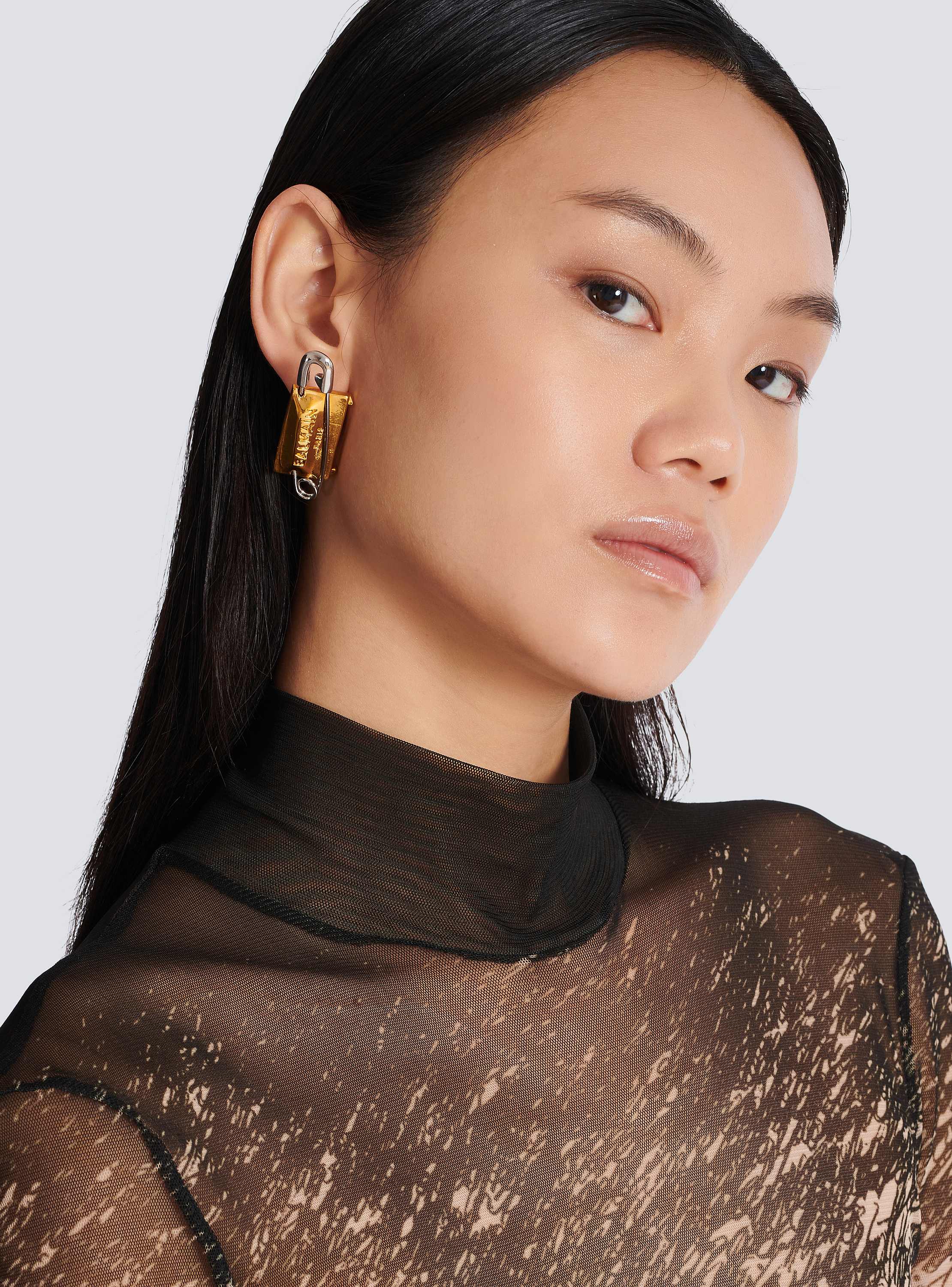 セーフティピン イヤリング