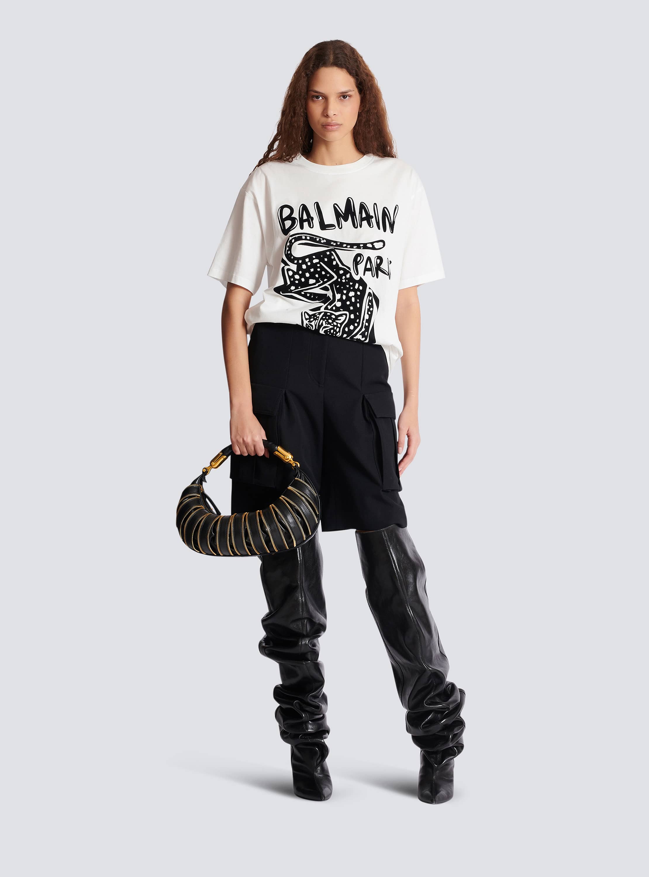 Short-sleeved T-shirt with leopard print