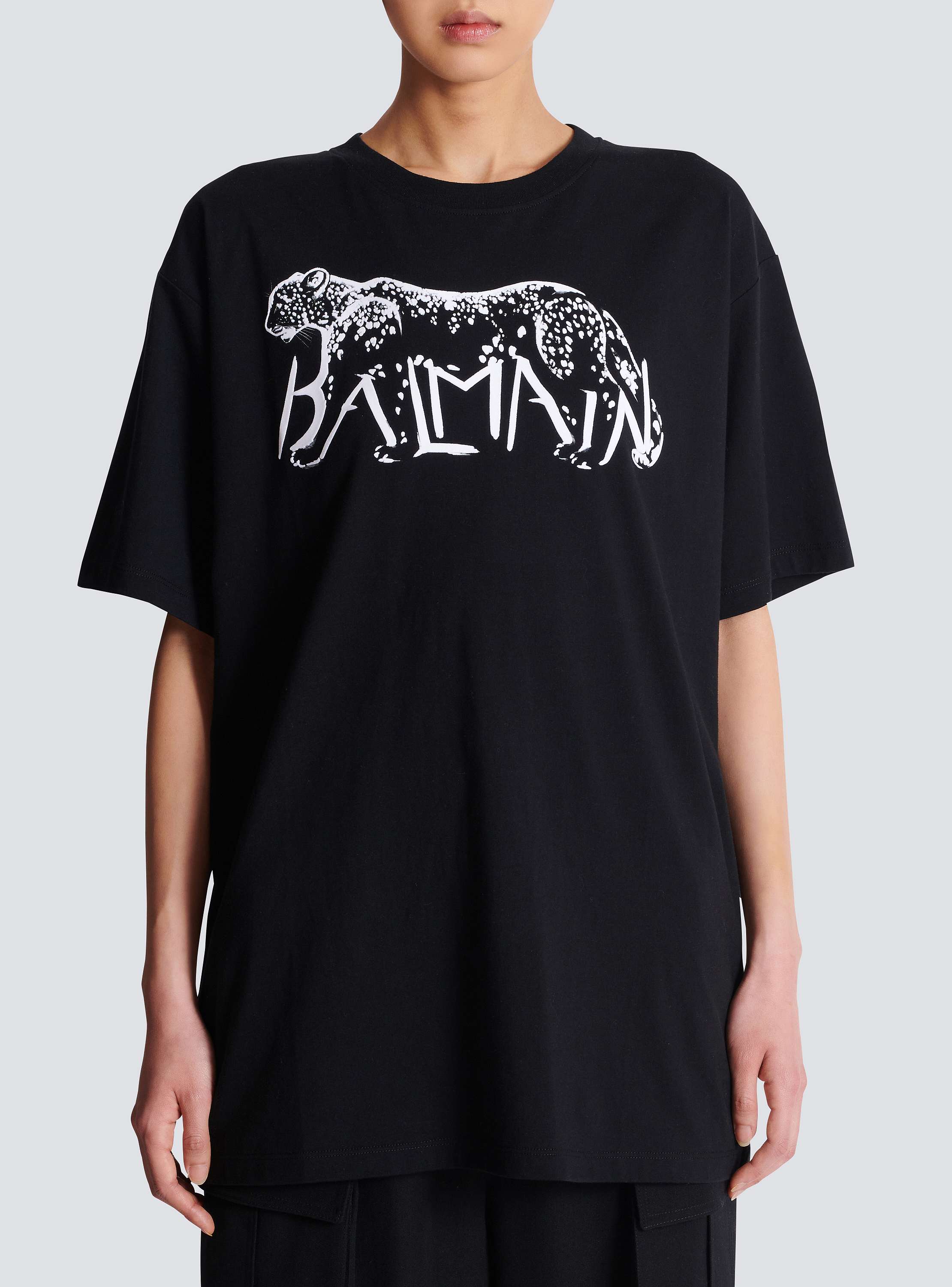 T-shirt with leopard print