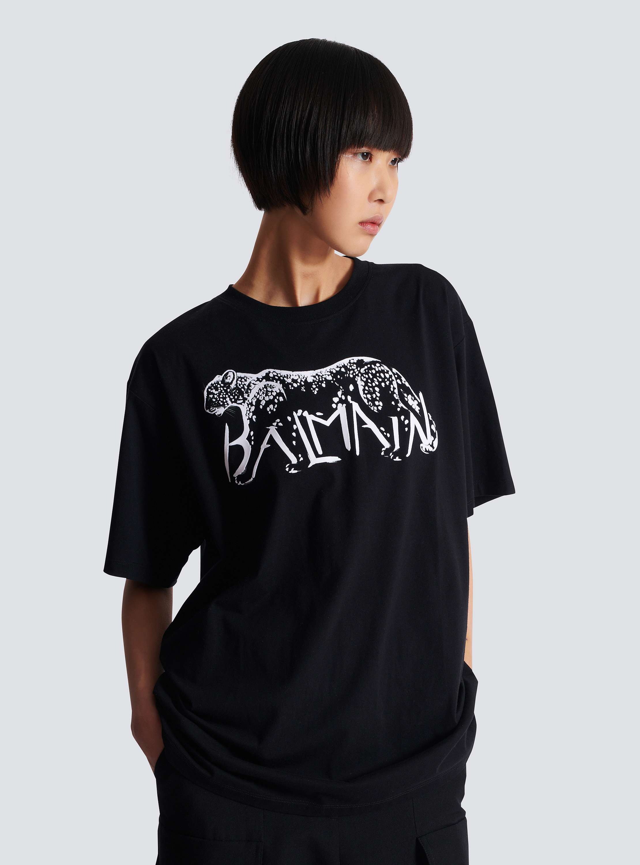 T-shirt with leopard print