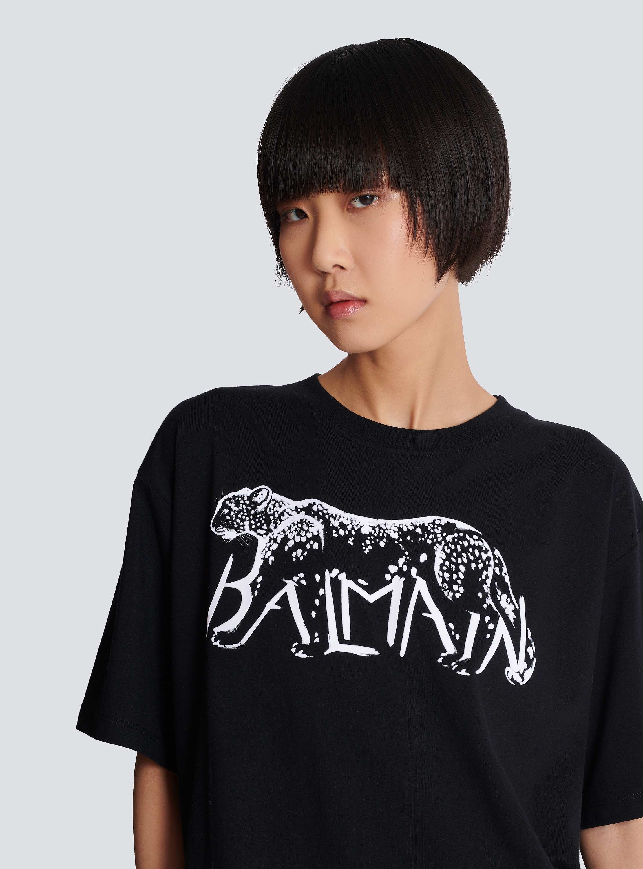 T-shirt with leopard print