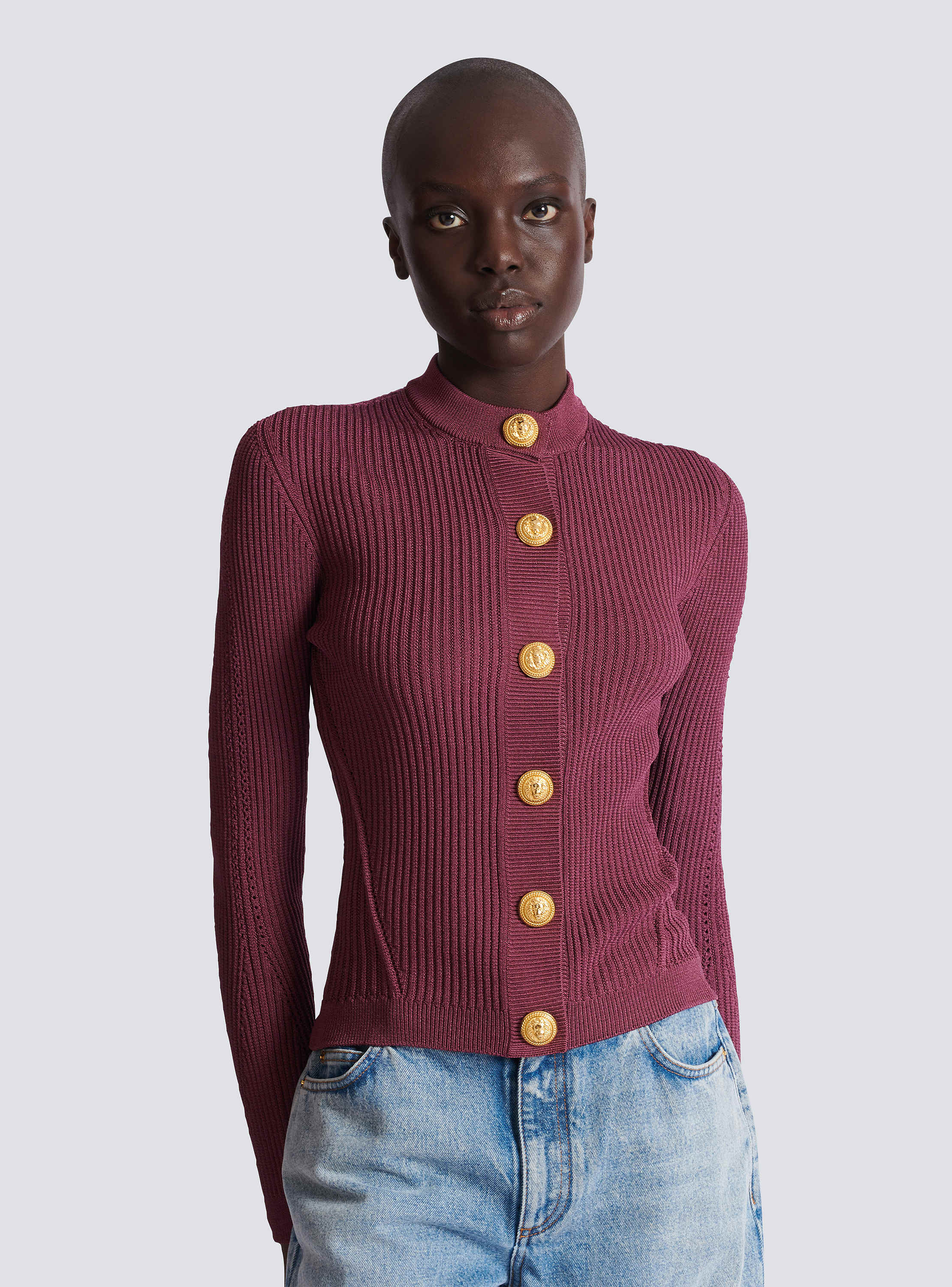 Fine knit cardigan with buttons