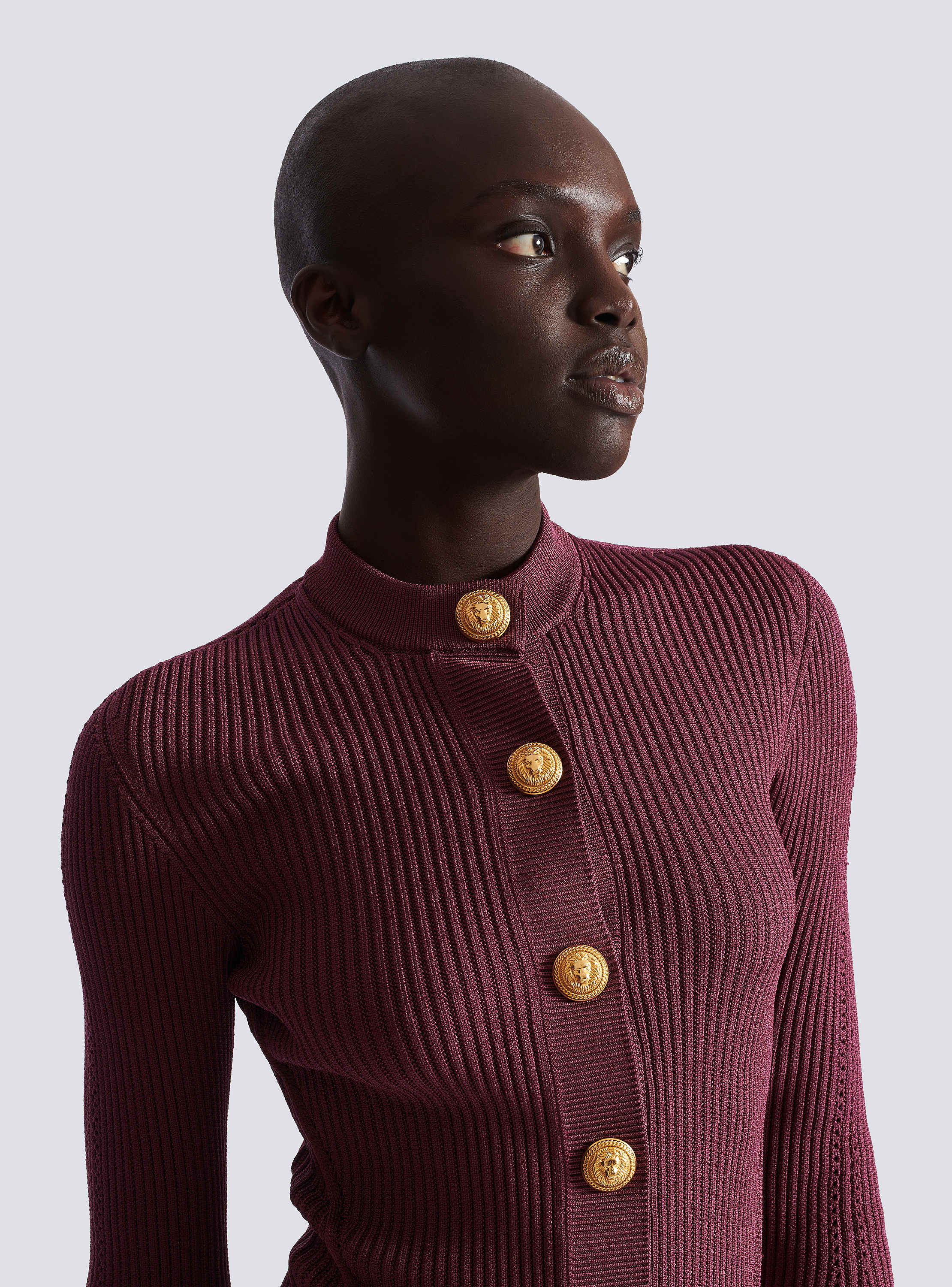 Fine knit cardigan with buttons