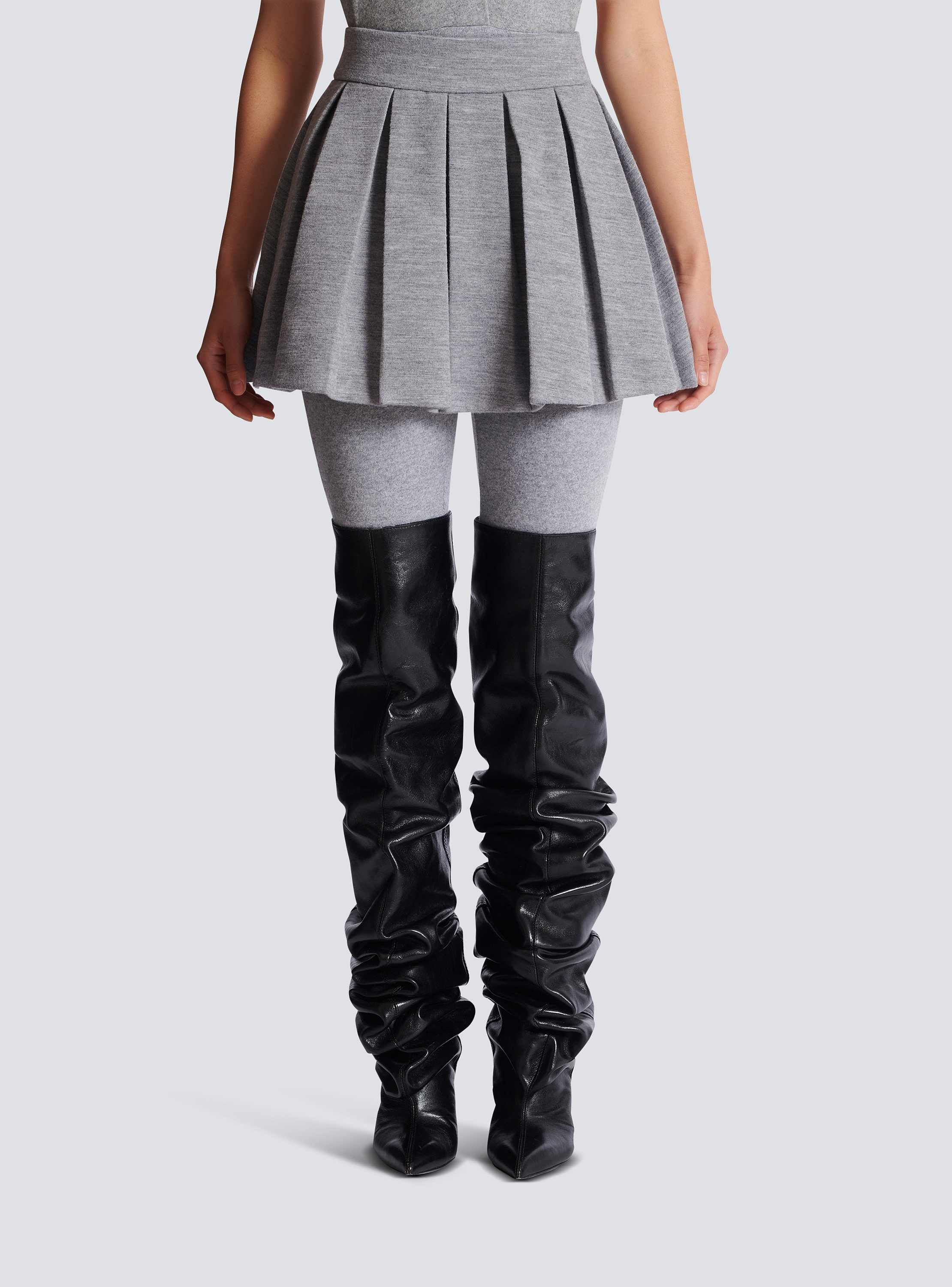 Short pleated cotton knit skirt