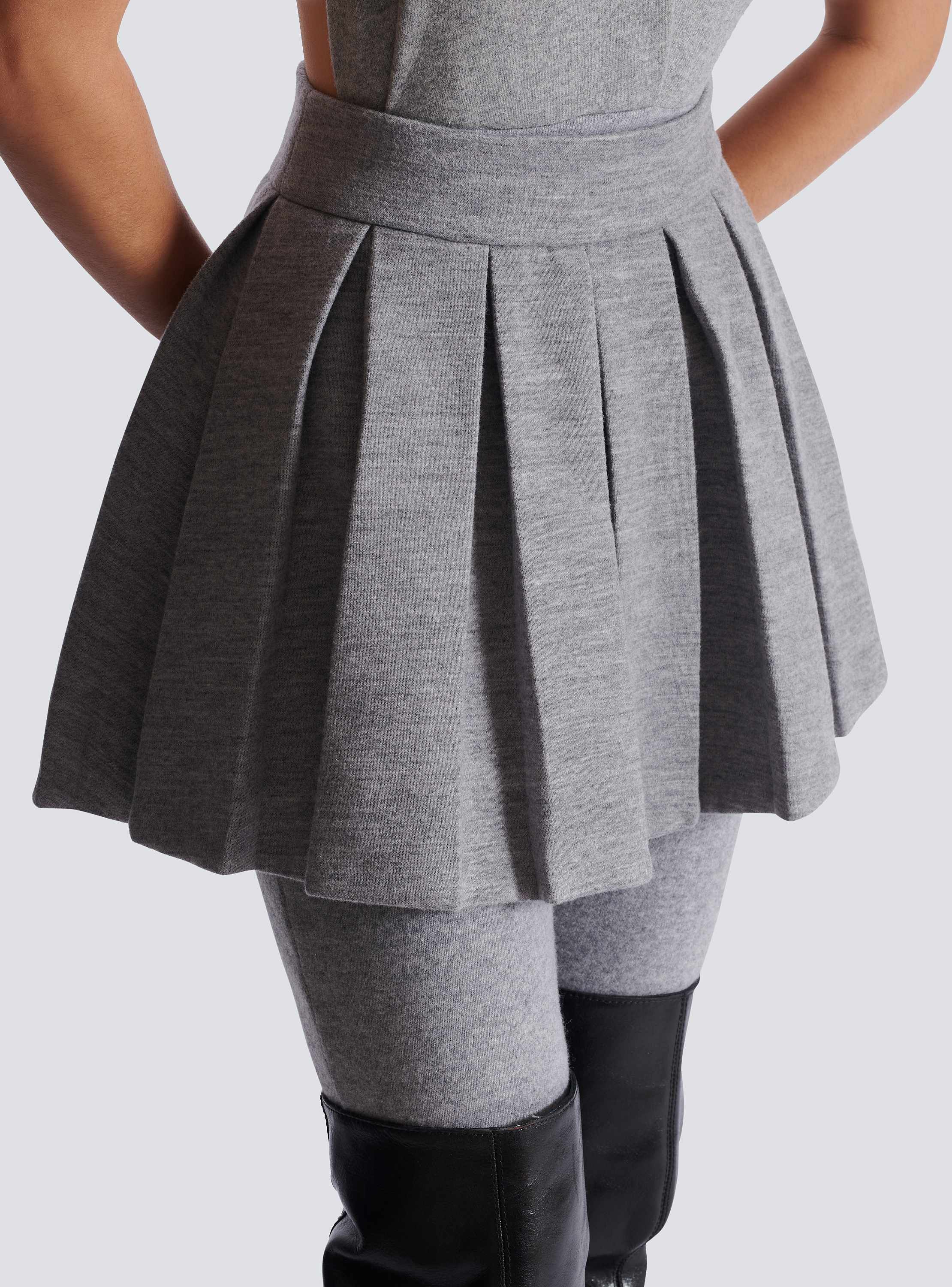 Short pleated cotton knit skirt