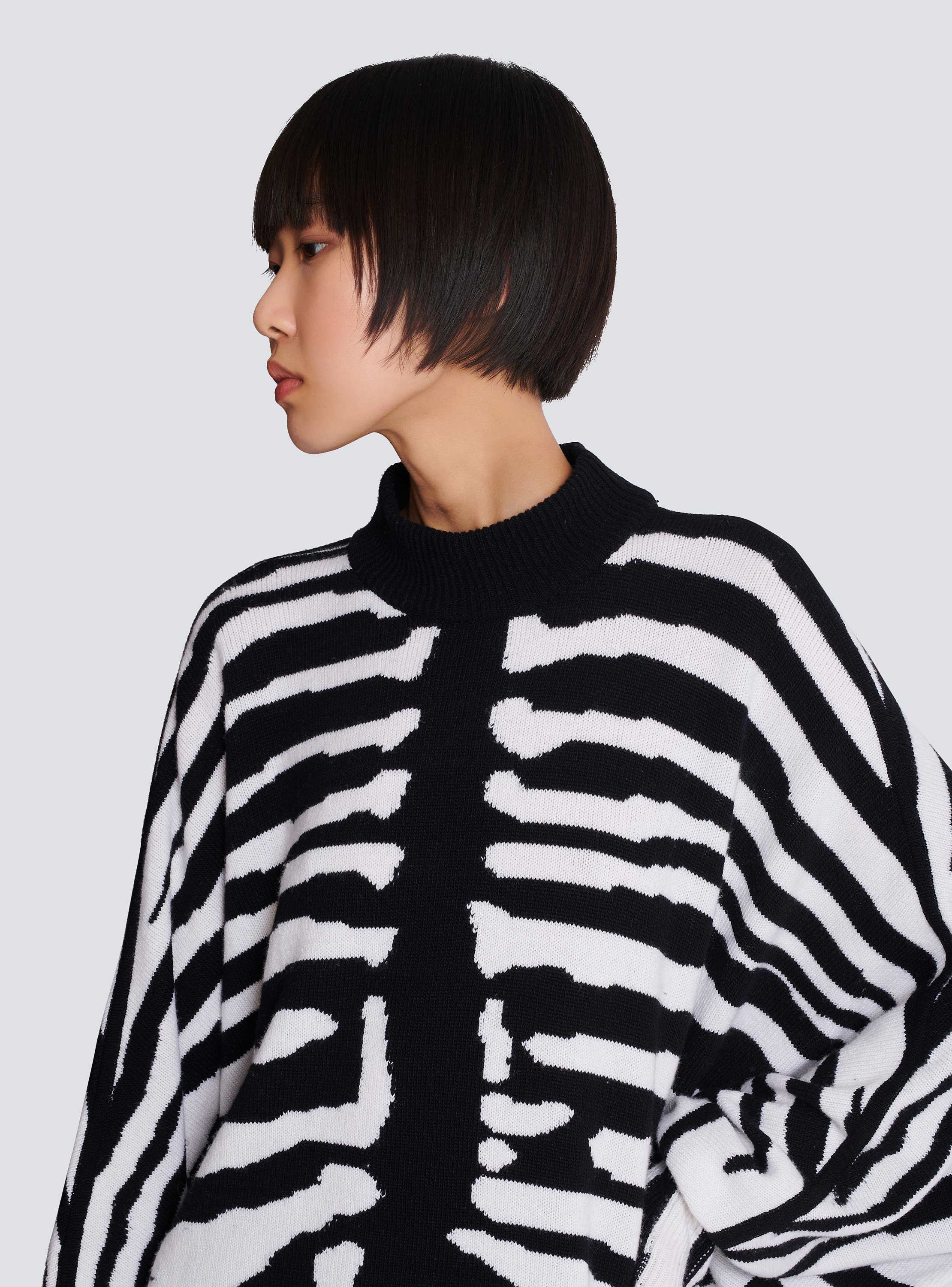 Knit dress with zebra intarsia 