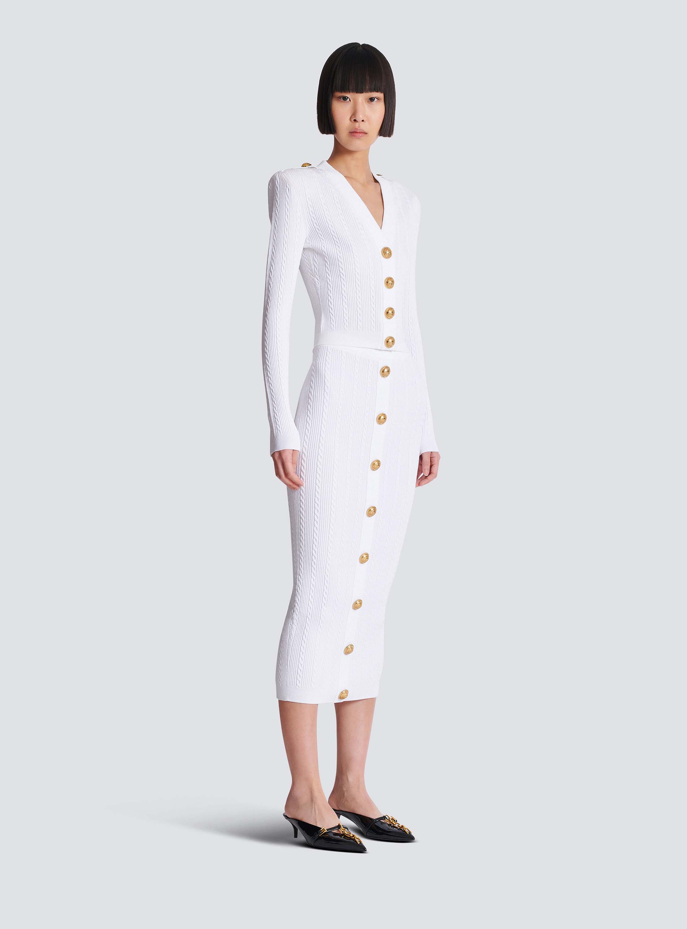 Long-sleeved cable-knit cardigan