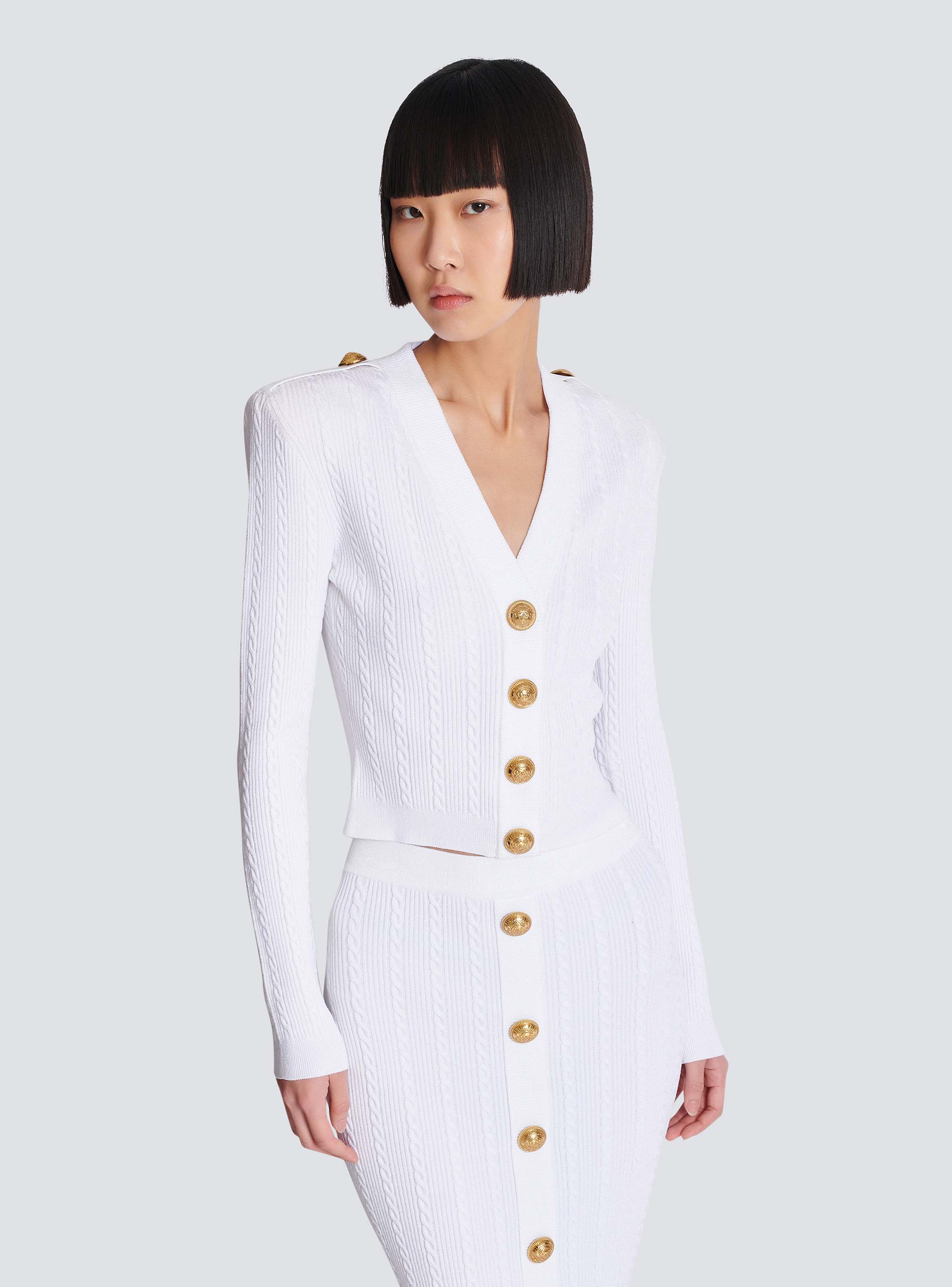 Long-sleeved cable-knit cardigan