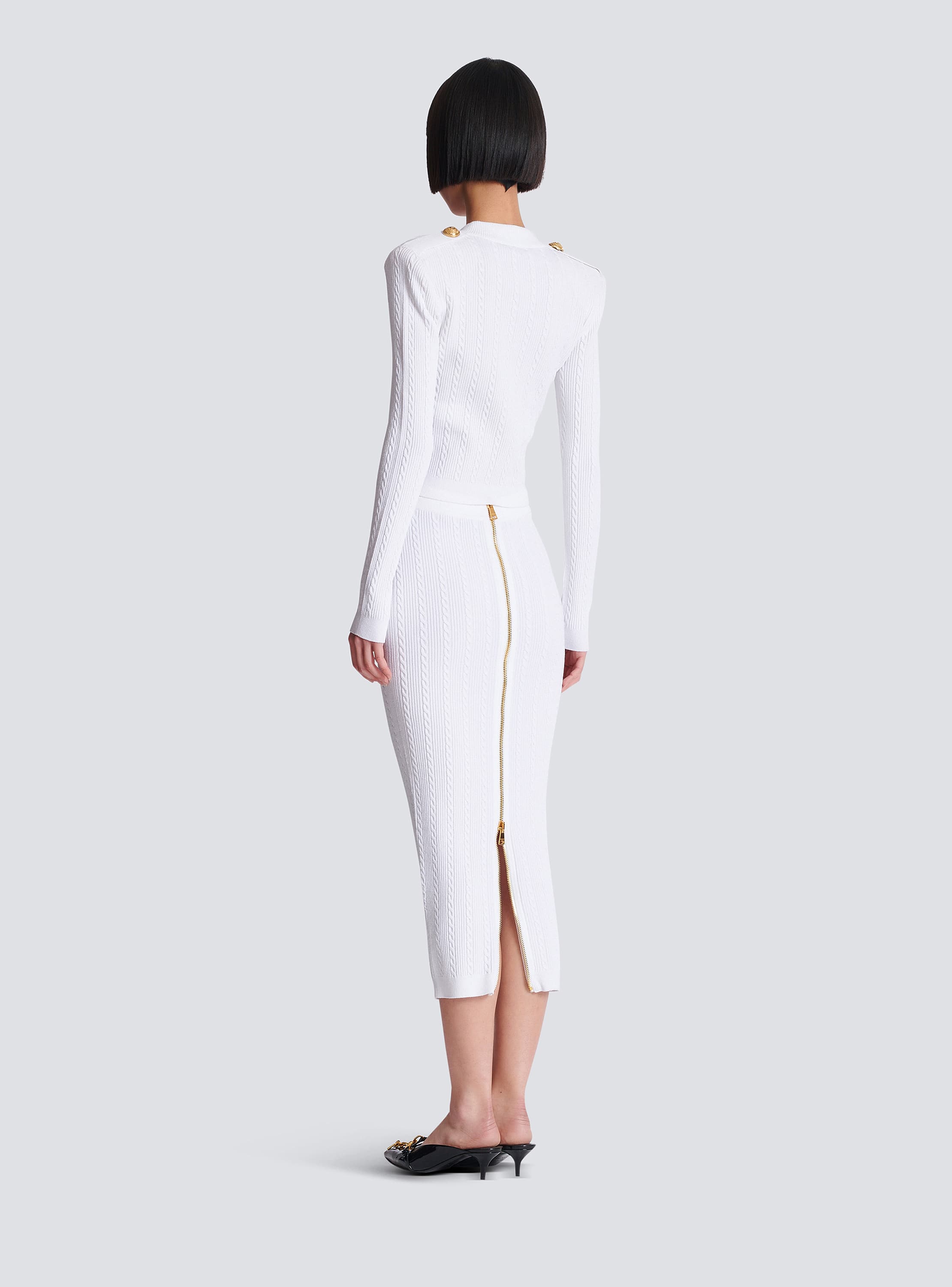 Long-sleeved cable-knit cardigan