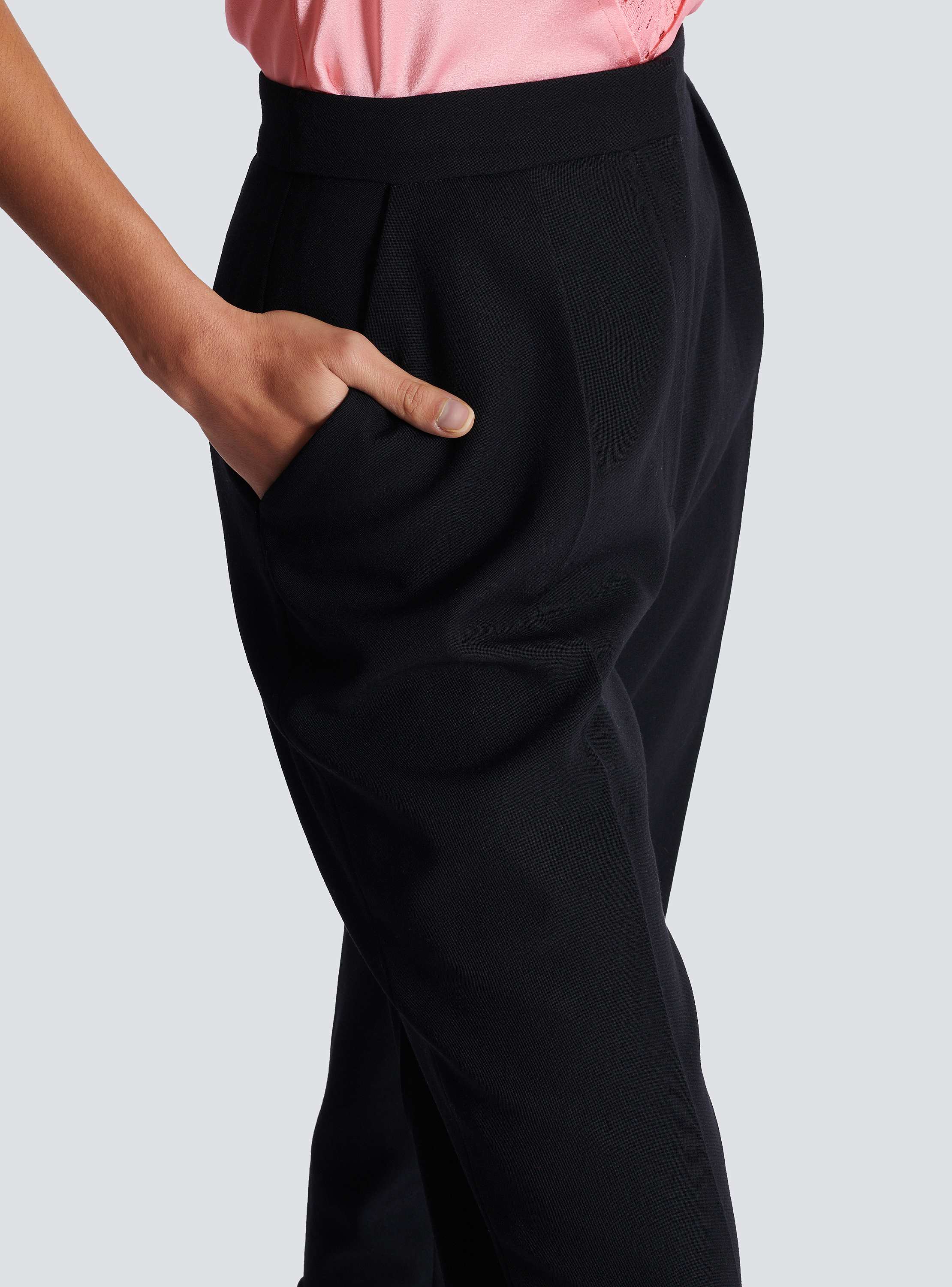 パンツ BALMAIN Grain de poudre pants Black  DF0PQ310WC09 Pleated grain de poudre trousers black black - Women | BALMAIN