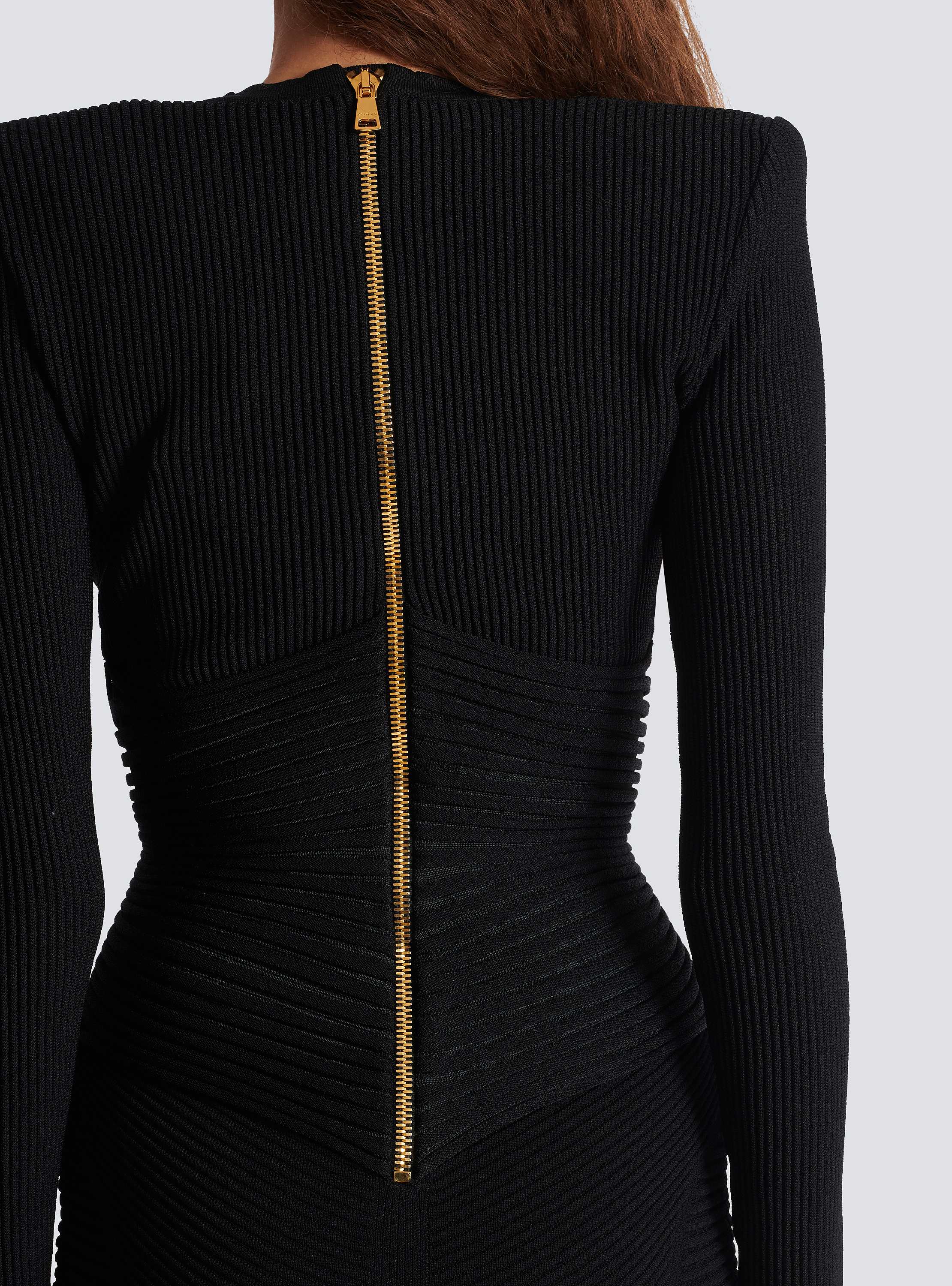 新品 BALMAIN ブラック ストライプ ニット XS 肩ボタン付 XMUiF2dq7YGT.jpg?width=768