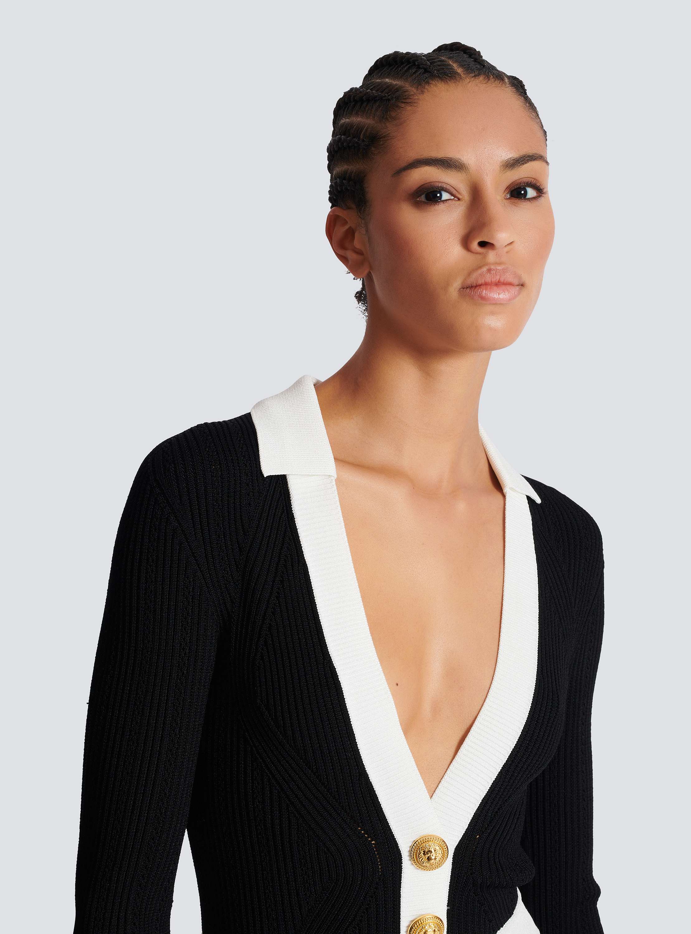 Ls V-Neck Flare Knit Dress