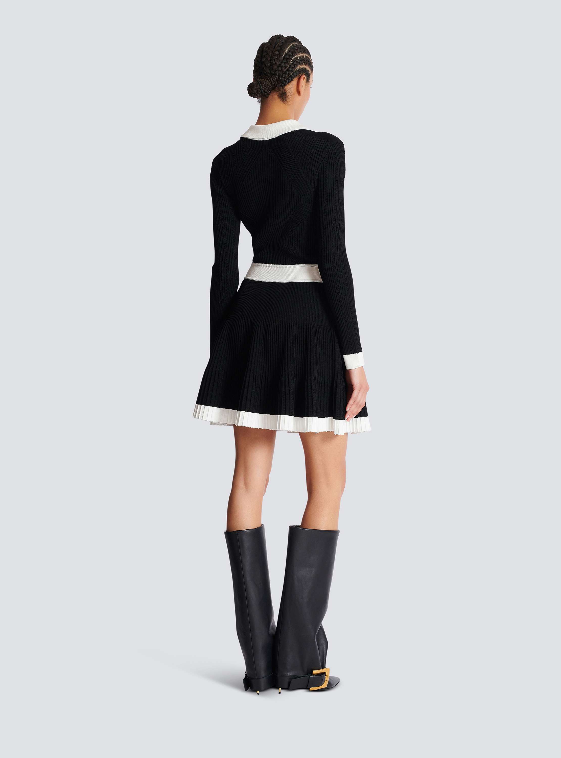 Ls V-Neck Flare Knit Dress