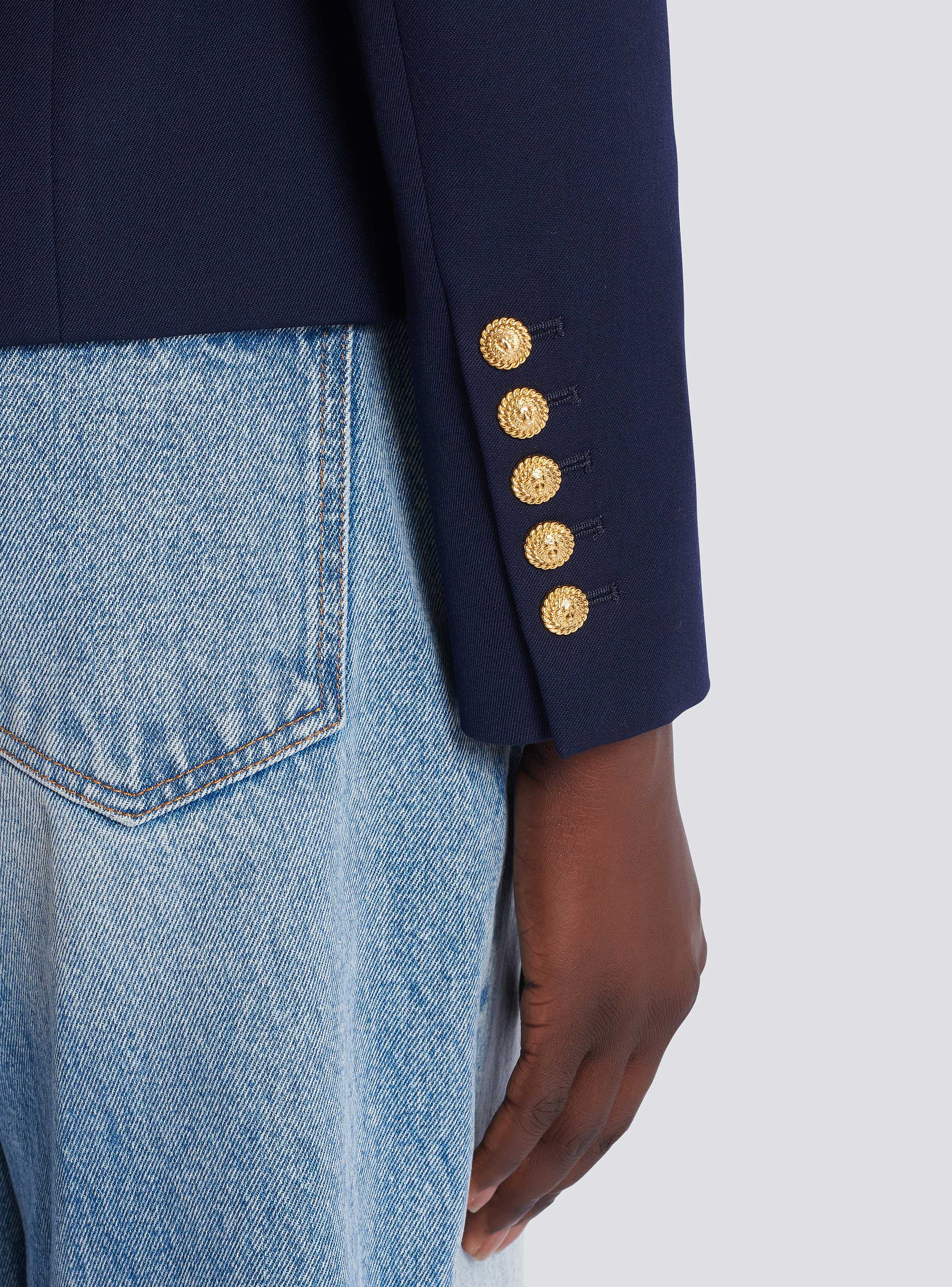 Fitted wool 6-buttons jacket