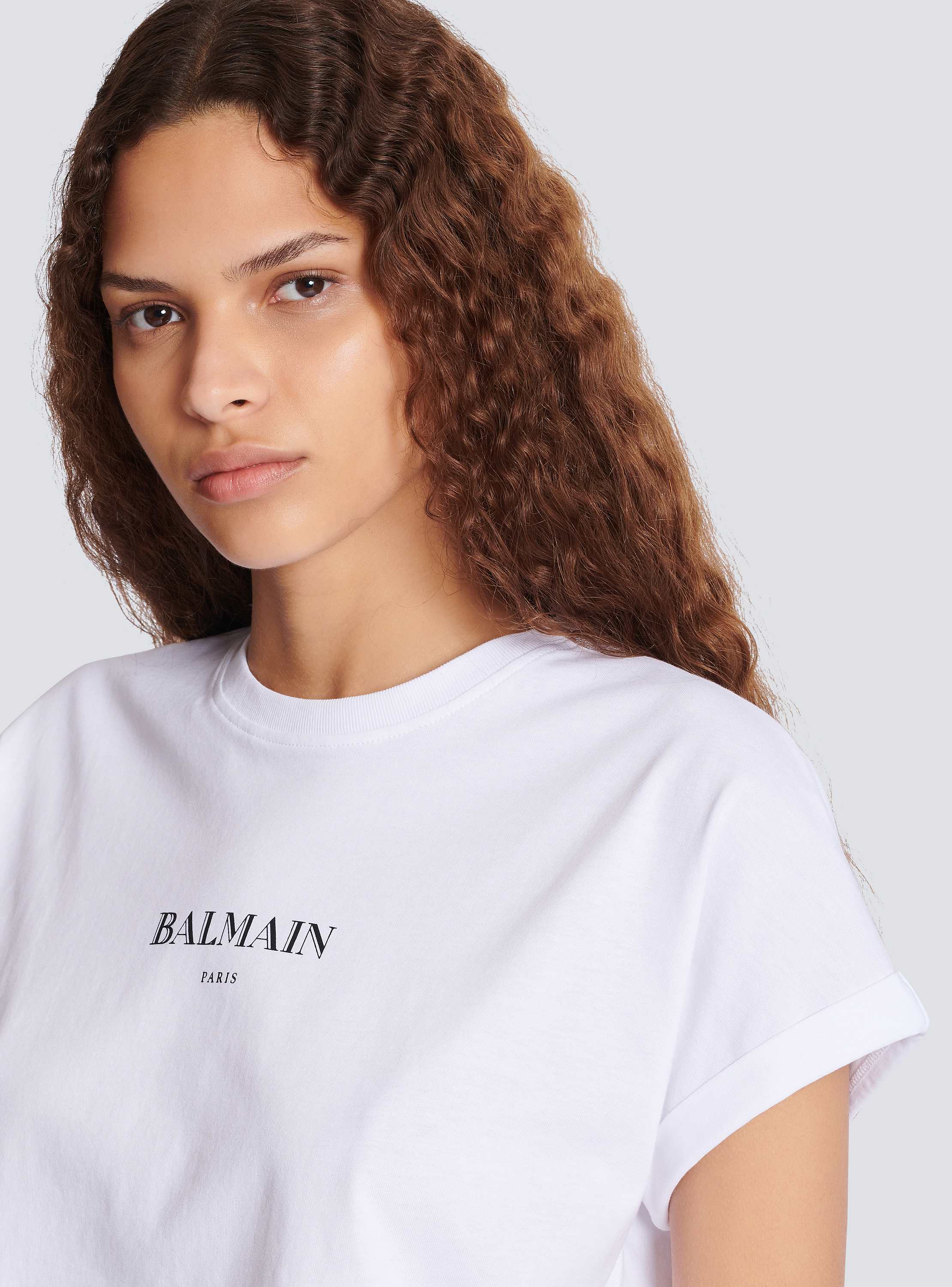 【送料&関税込】Balmain Logo Print Cropped T-shirt 19468031_43673097_600.jpg