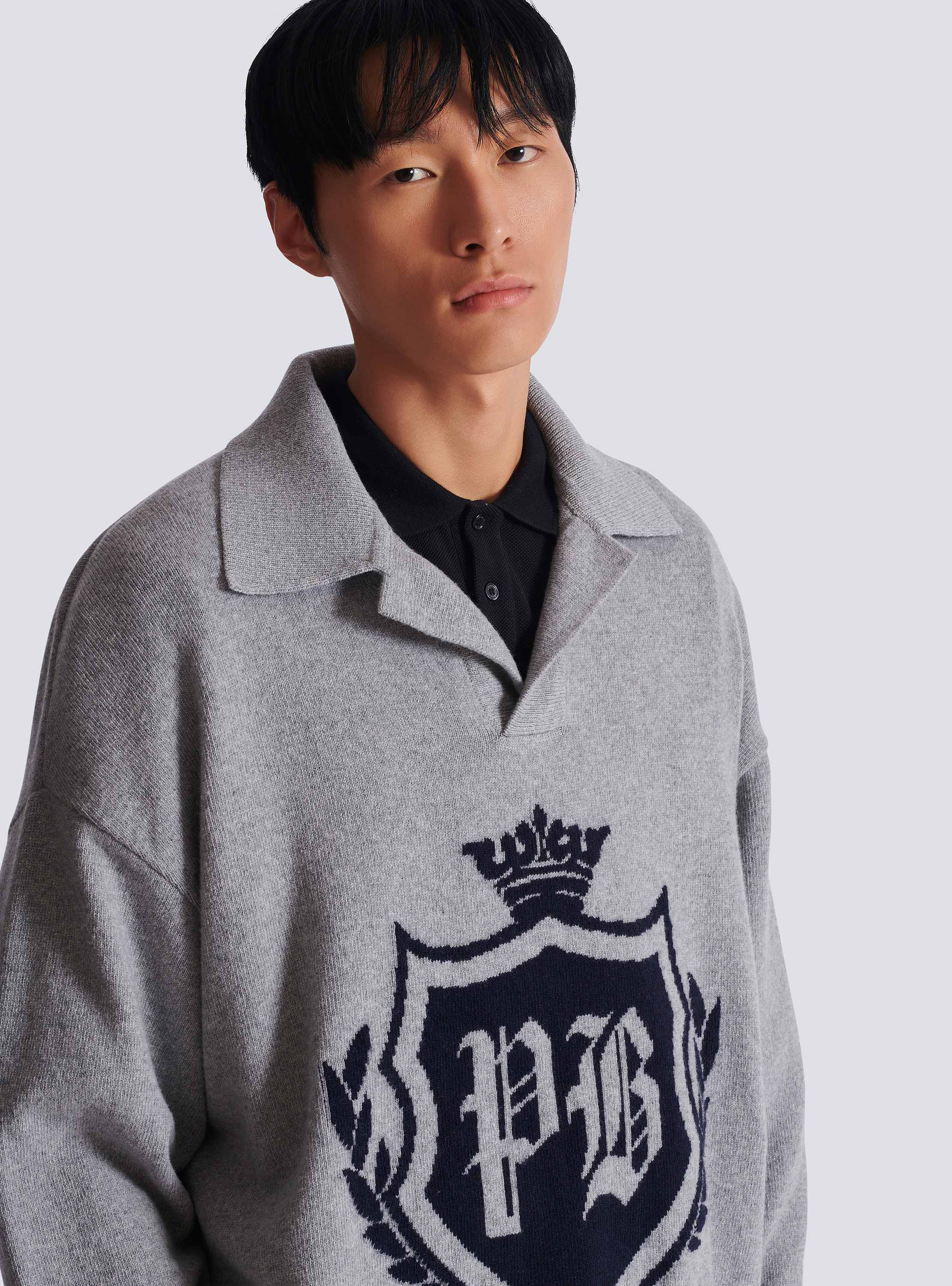 College Emblem polo sweater in eco-cashmere