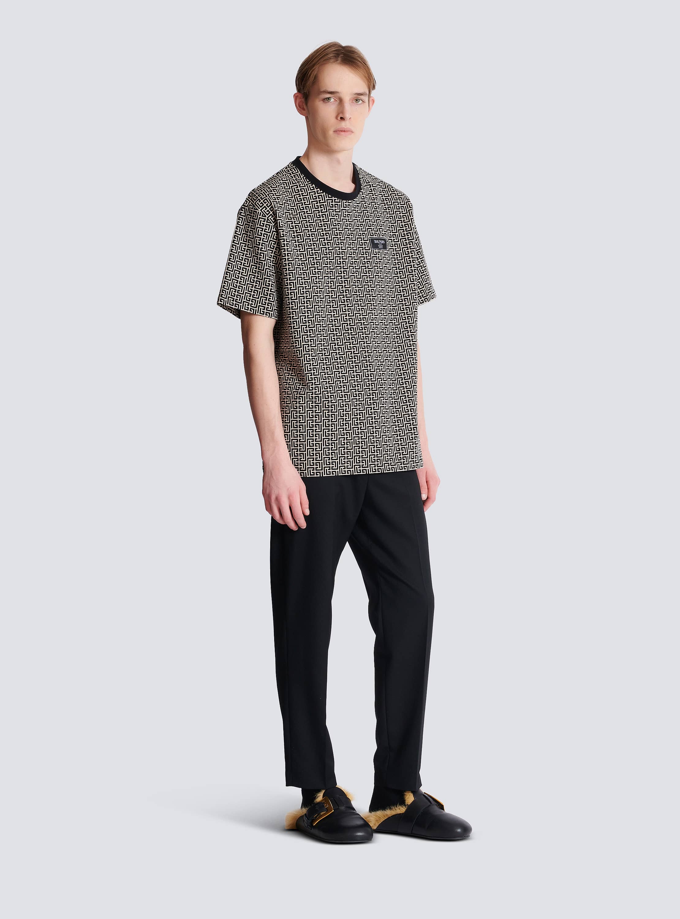 【送料&関税込】Balmain T-shirt With Monogram 22143312_51894619_600.jpg