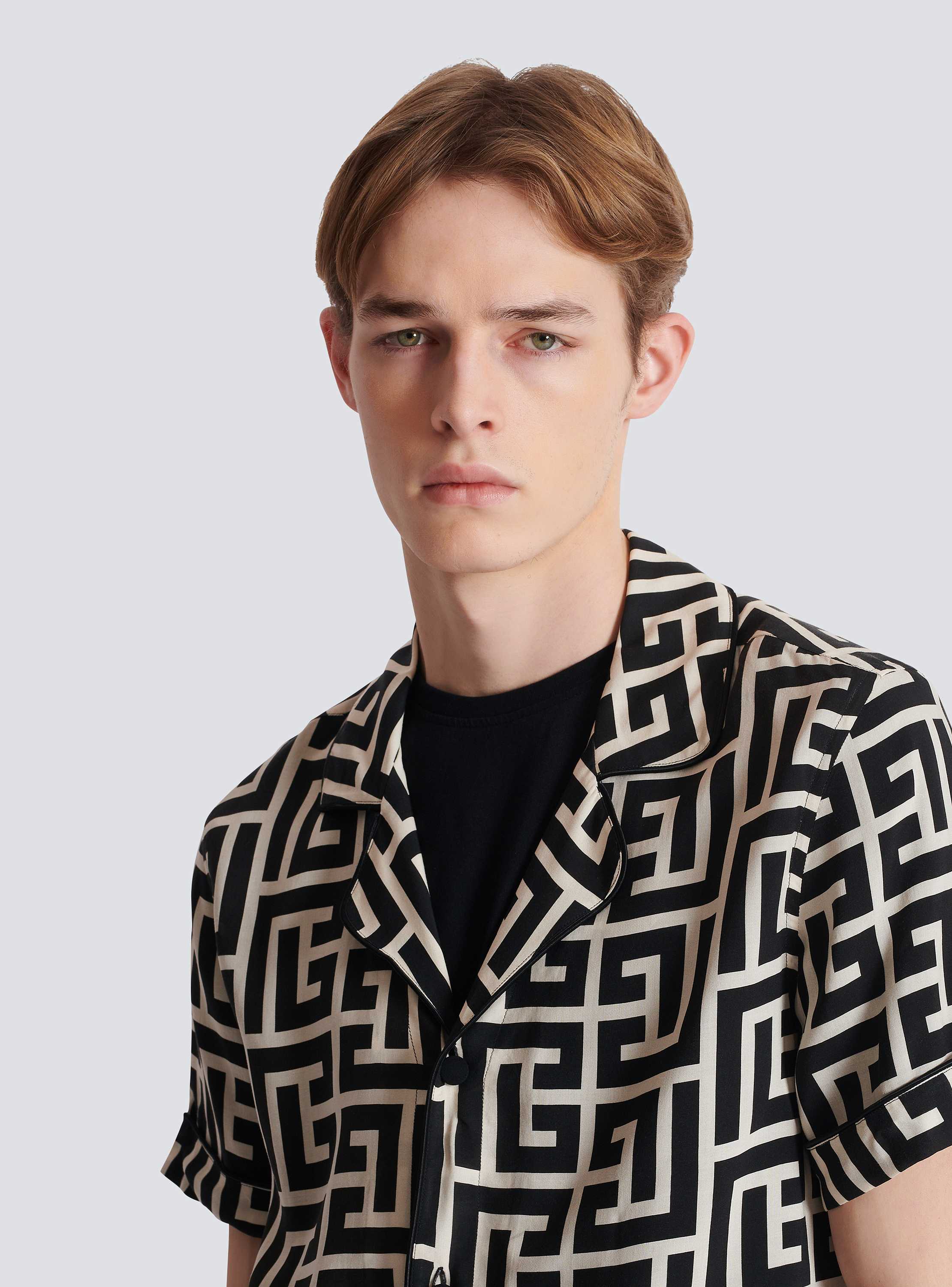 Tシャツ・カットソー BALMAIN FW25 MONOGRAM PRINT PAJAMA SHIRT (FH1HN011VD01 GFE) Pyjama shirt with monogrammed print - Men | BALMAIN