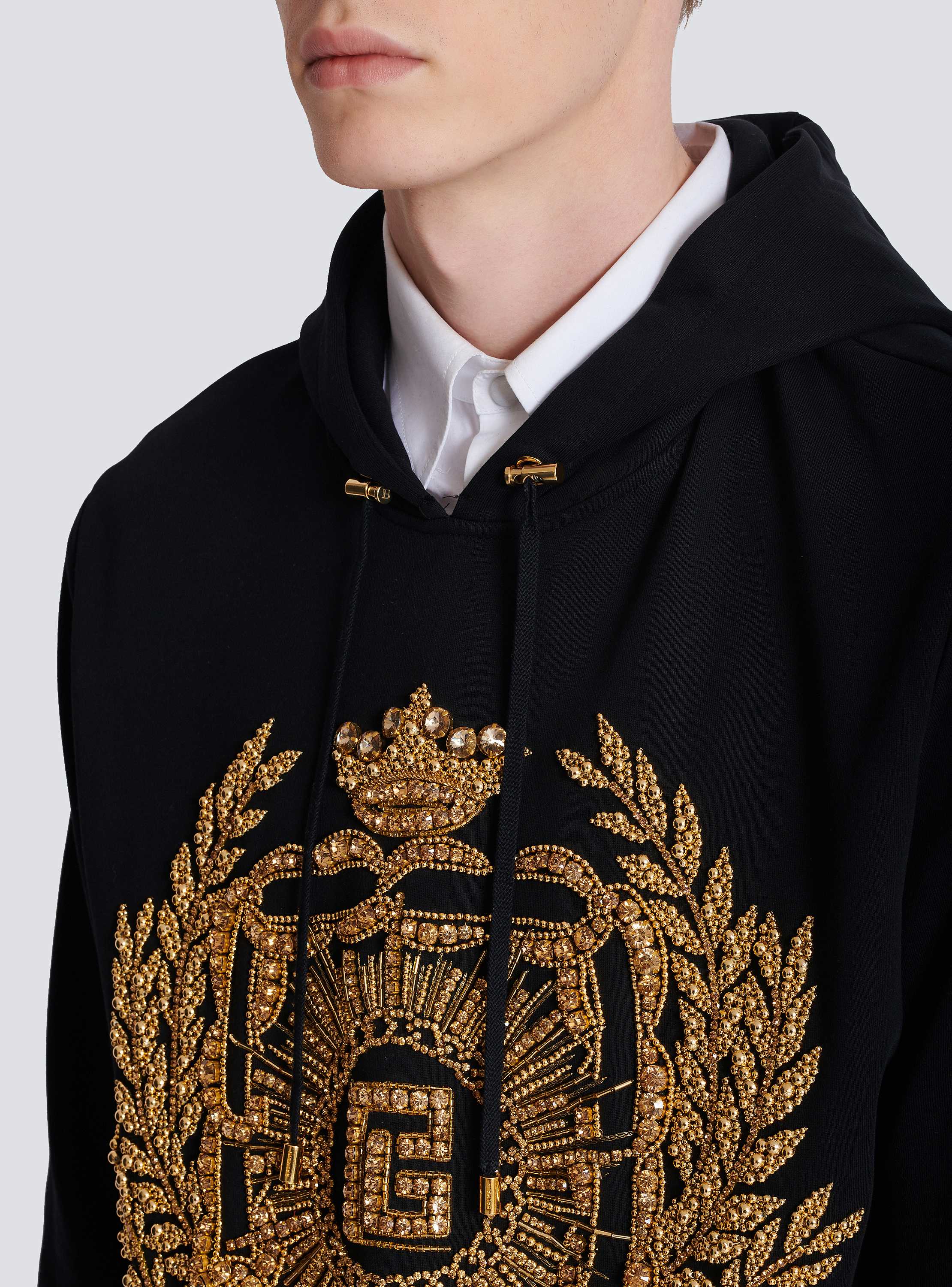 送料関税込【BALMAIN】Balmain Ecusson 刺繍入りパーカー Balmain Écusson embroidered hoodie - Men | BALMAIN