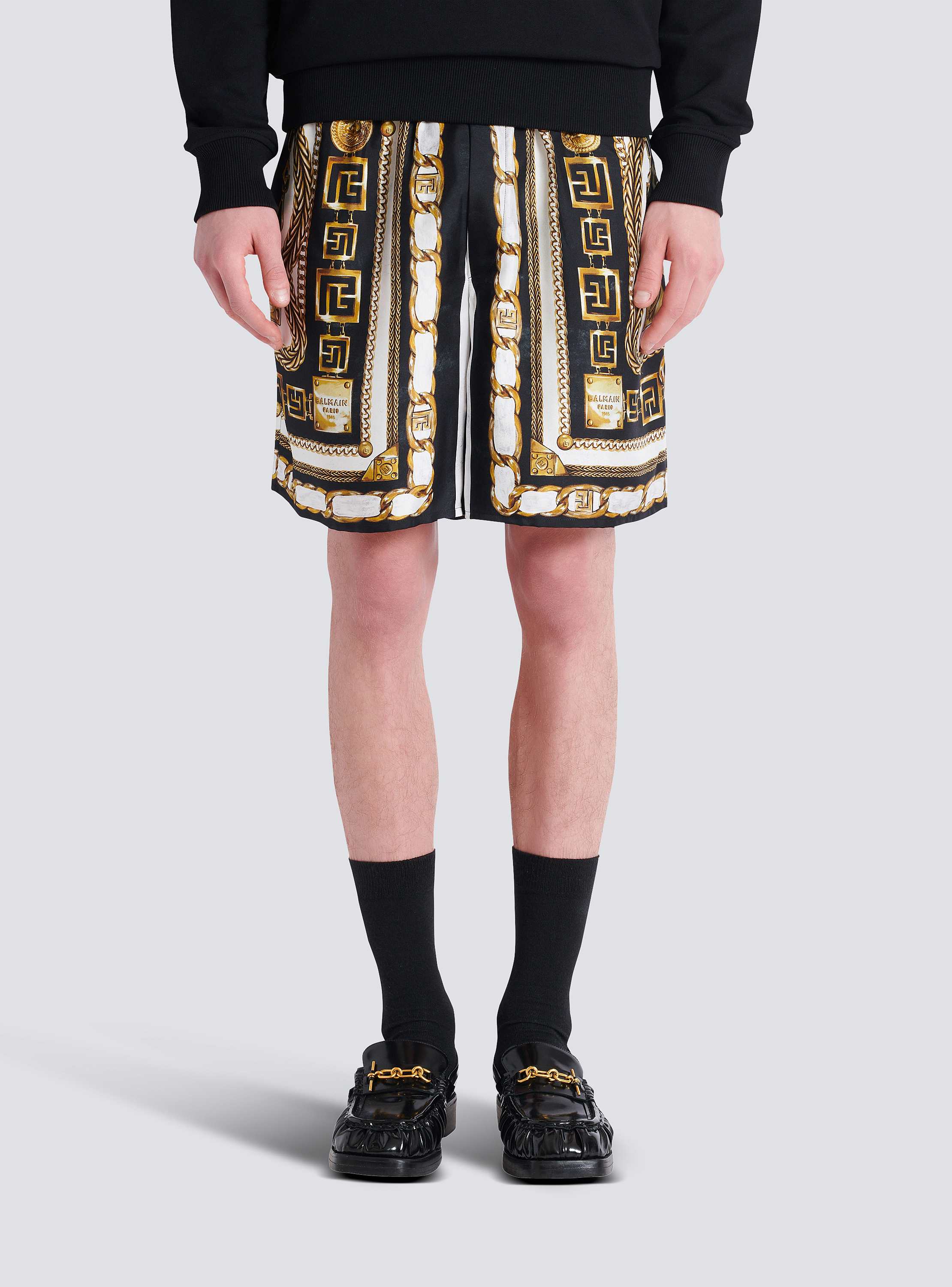 Slinky printed shorts with Foulard Cha&icirc;nes pattern
