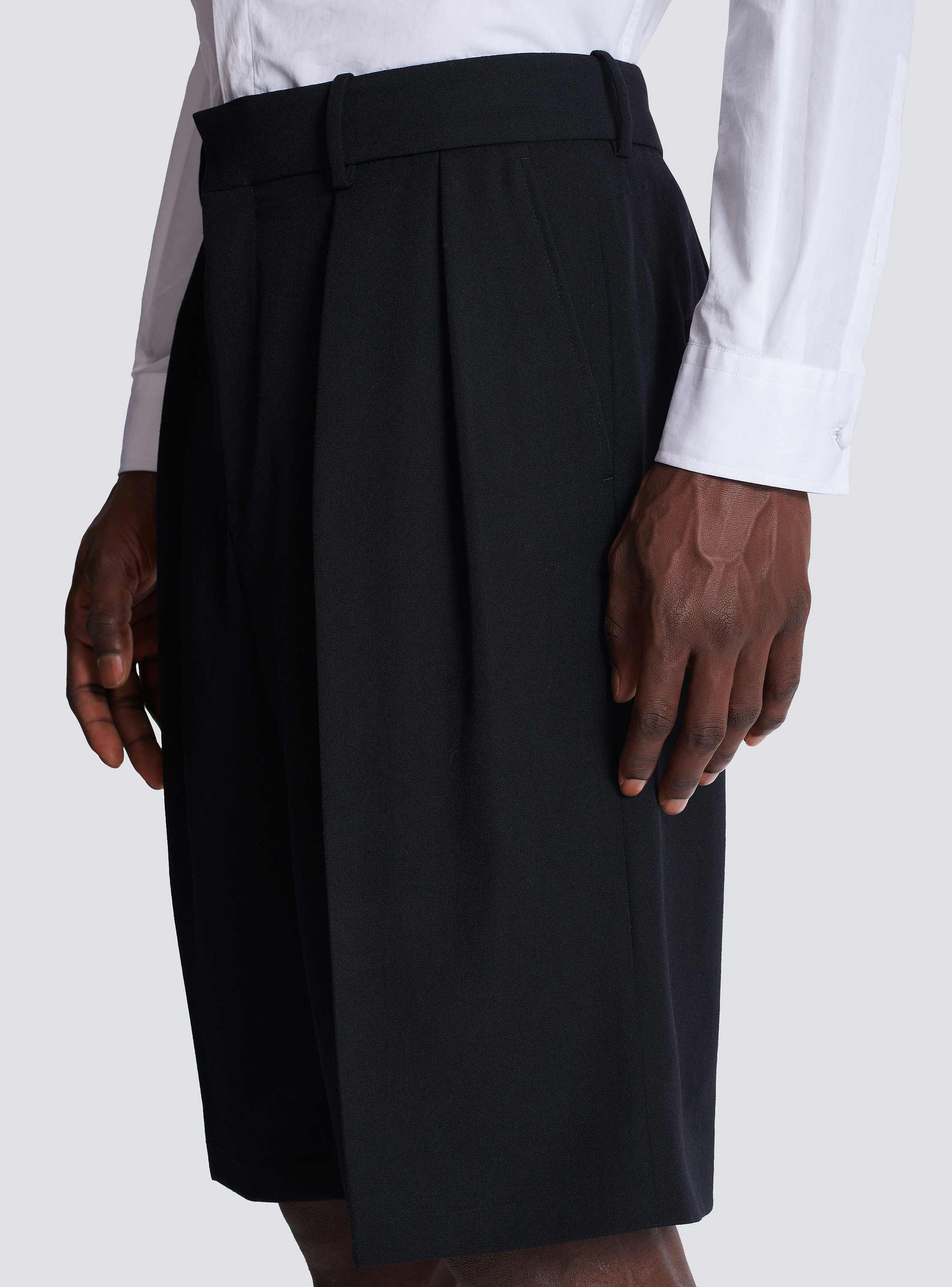 Grain de poudre pleated Bermuda shorts