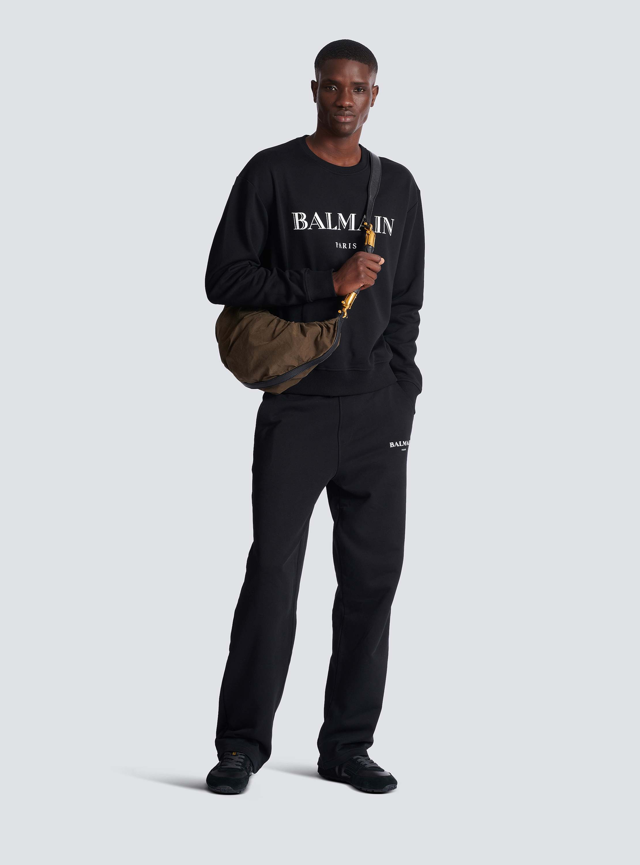 【関税込み】Balmain グリーン プリント スウェットシャツ Balmainのグリーン プリント スウェットシャツがセール中