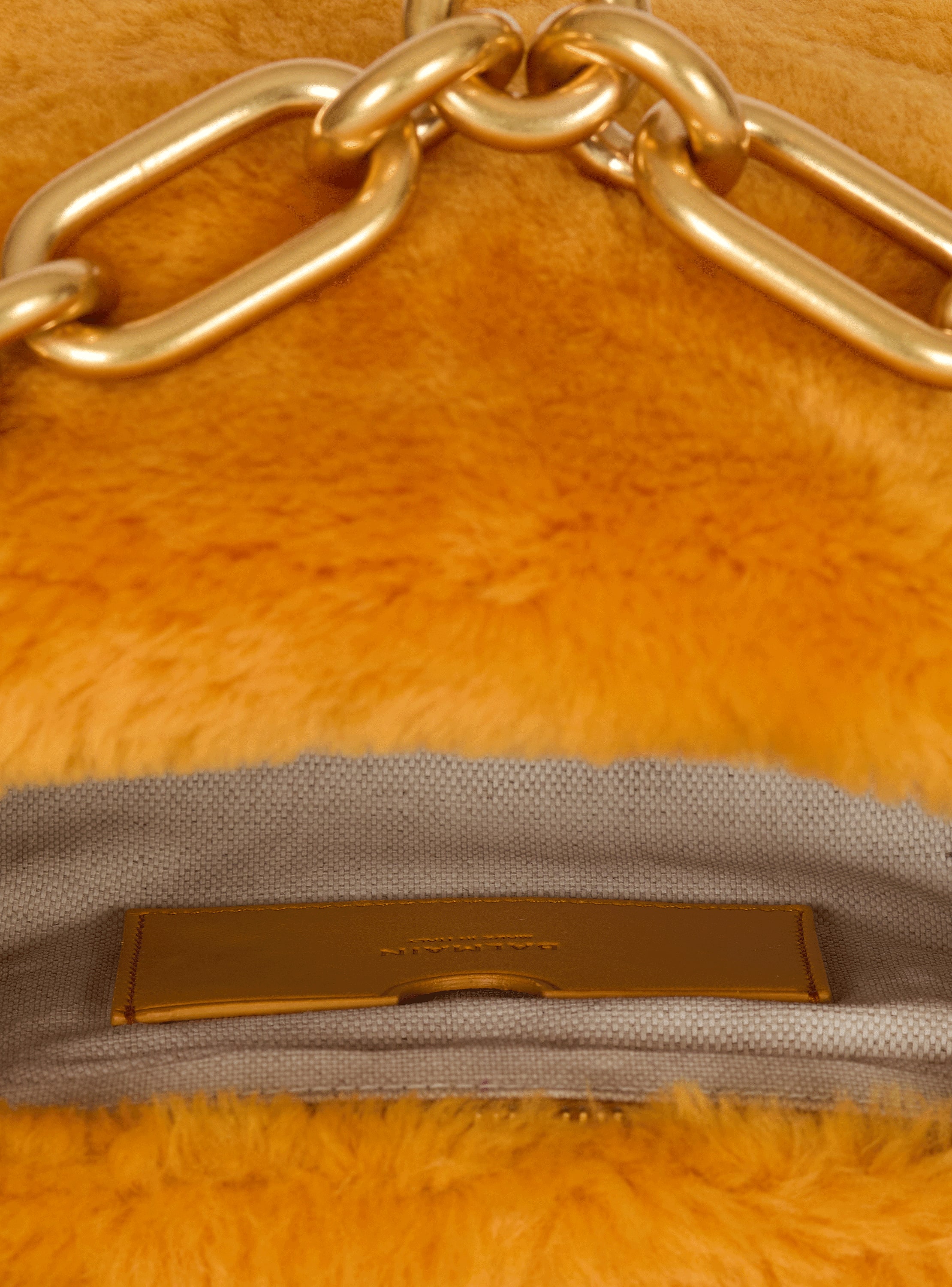 Medium Sync bag in shearling