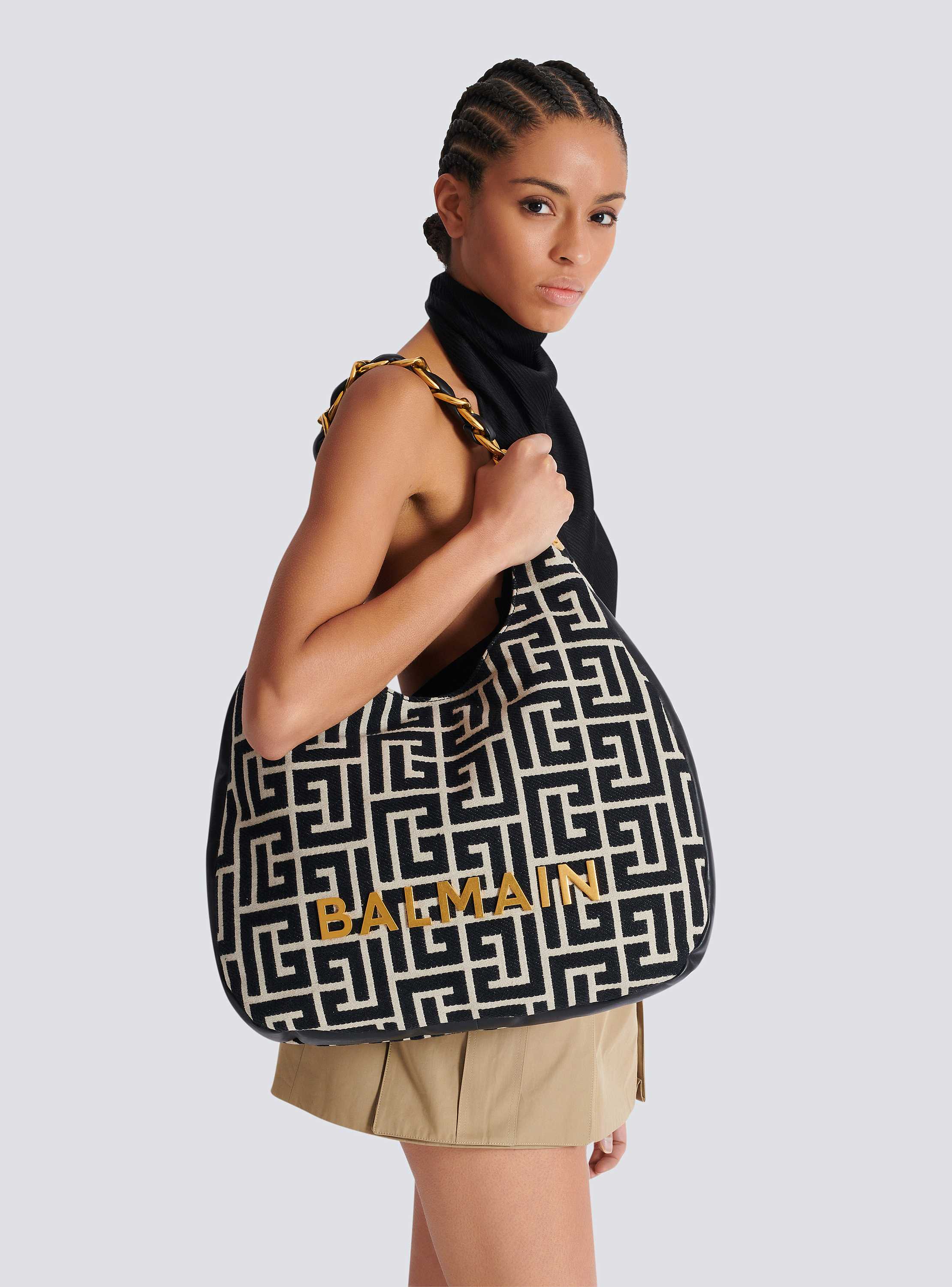 【Balmain】1945 SOFT HOBO LARGE-PB EMB CRINKLED LTH◆EN1BT92 1945 Soft Hobo crinkled leather tote bag with monogram