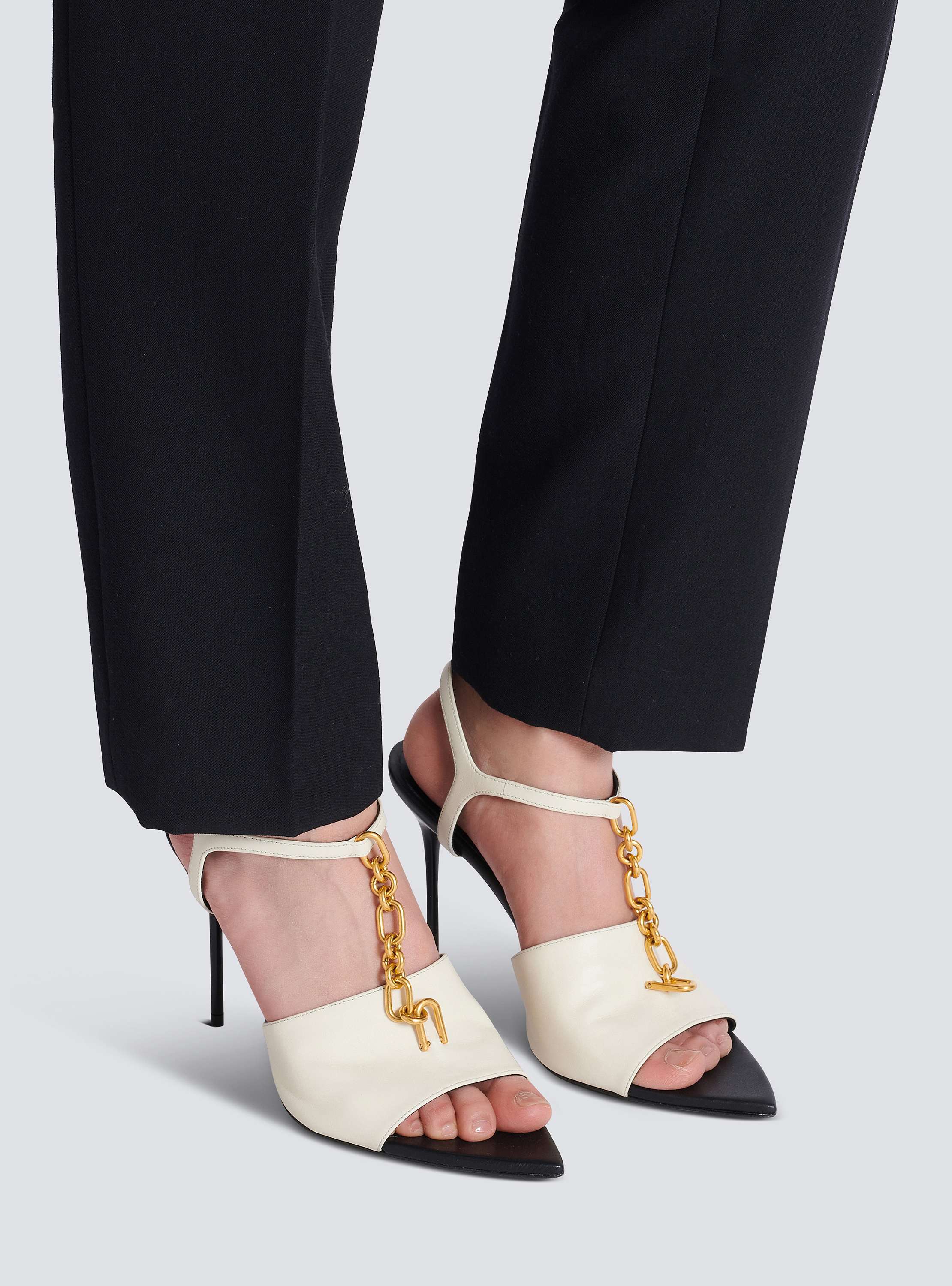 Sync leather sandals with heel