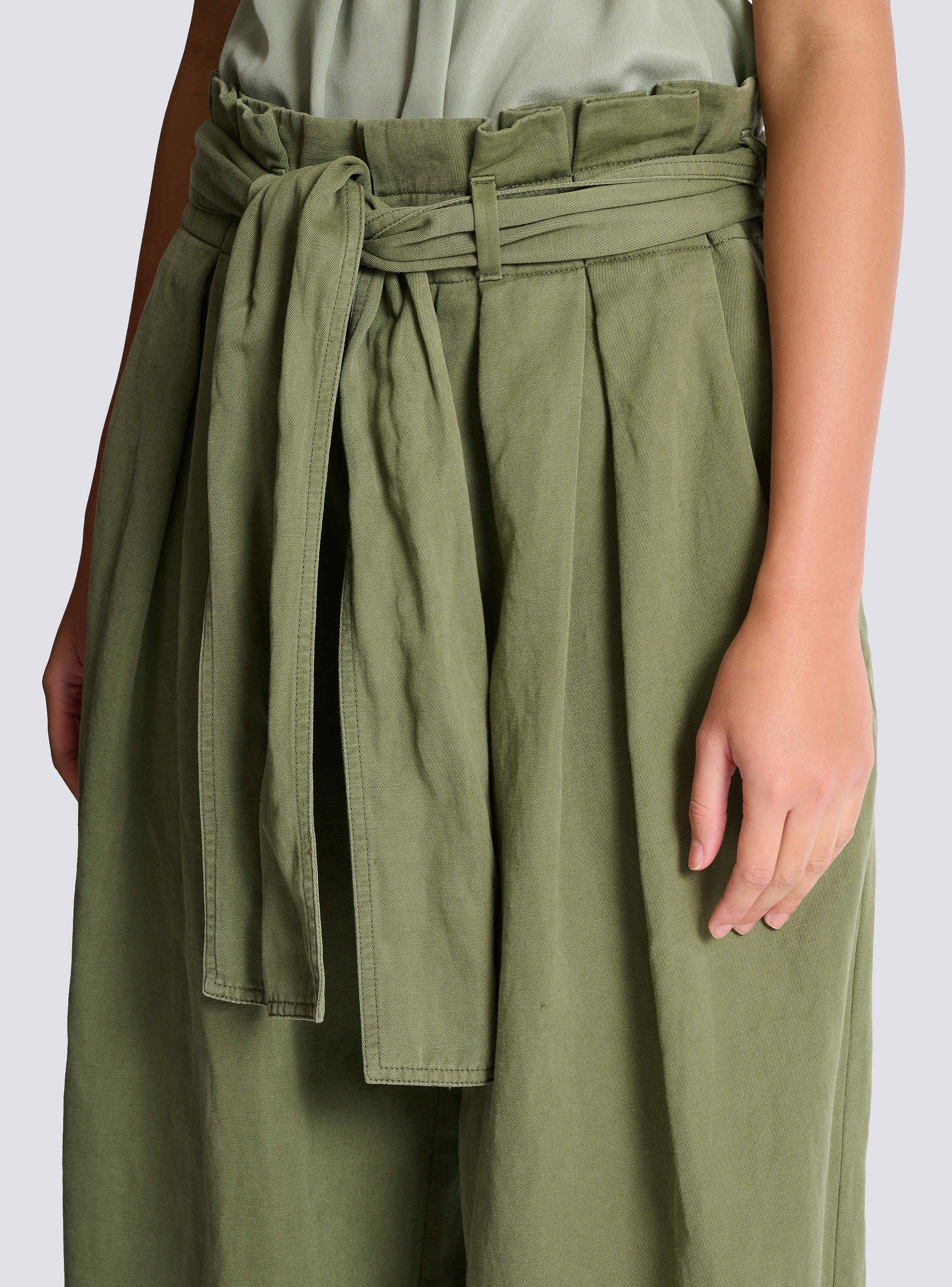 Twill high-waisted trousers