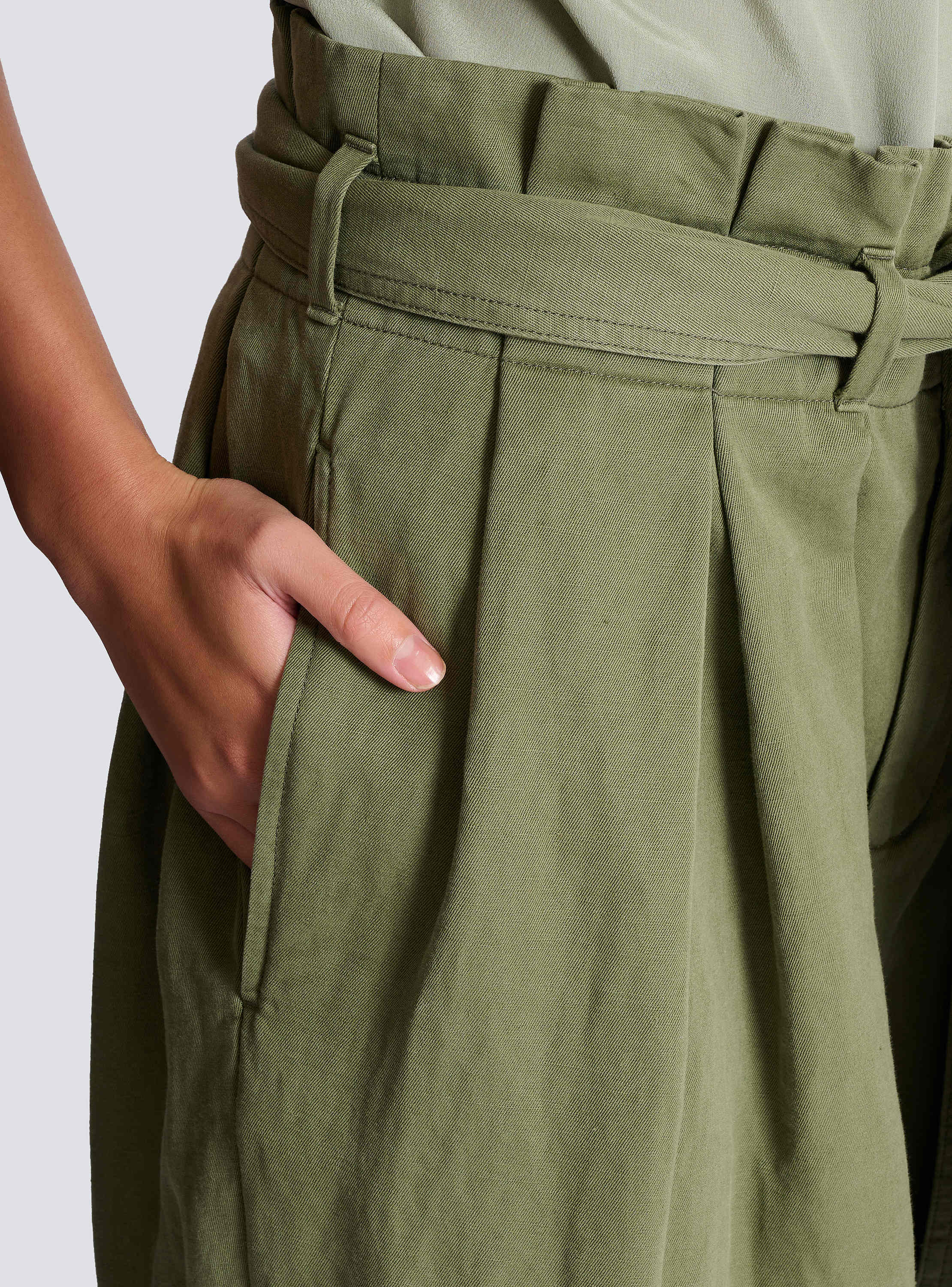 Twill high-waisted trousers