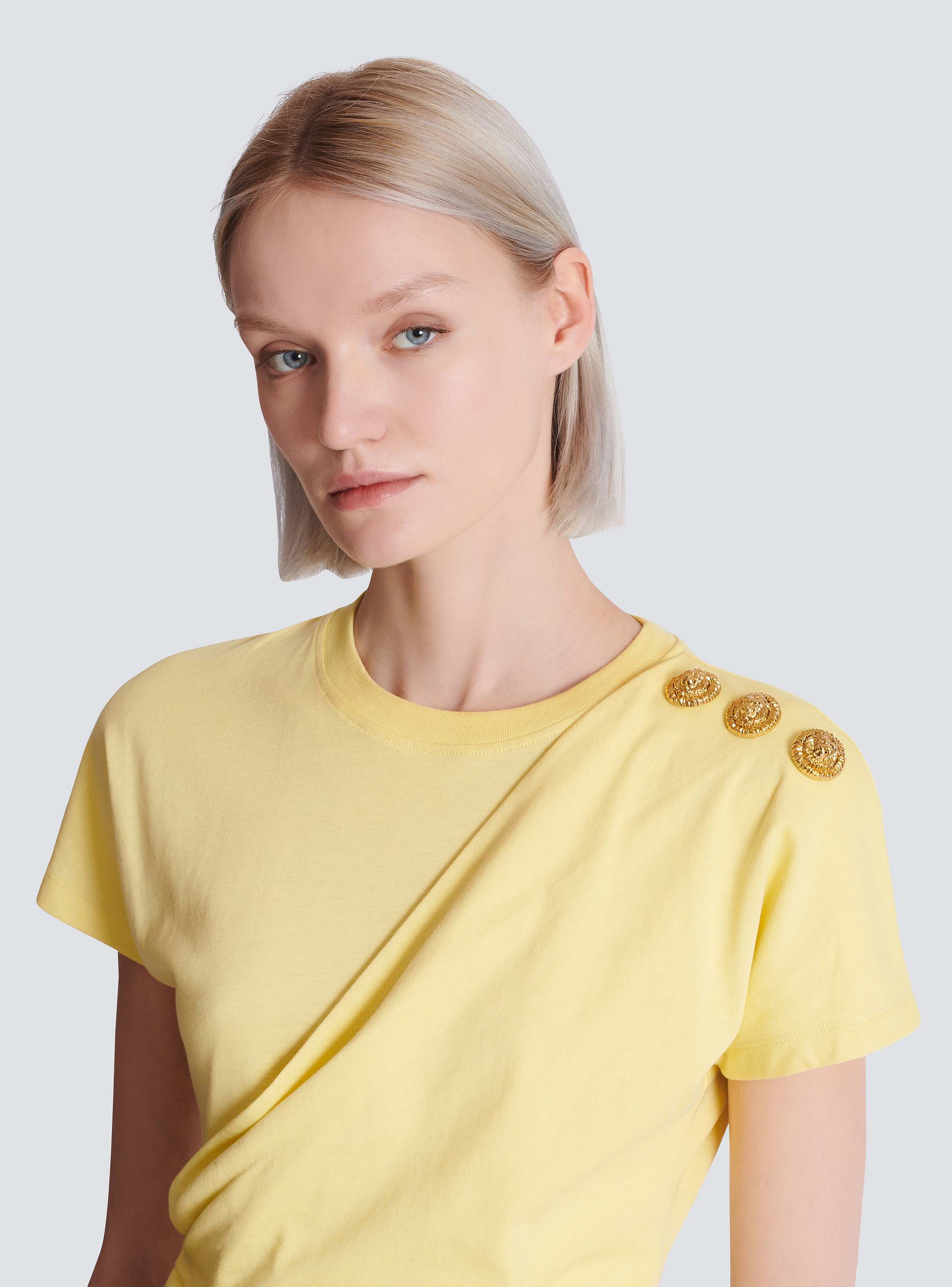 Draped T-shirt with buttons