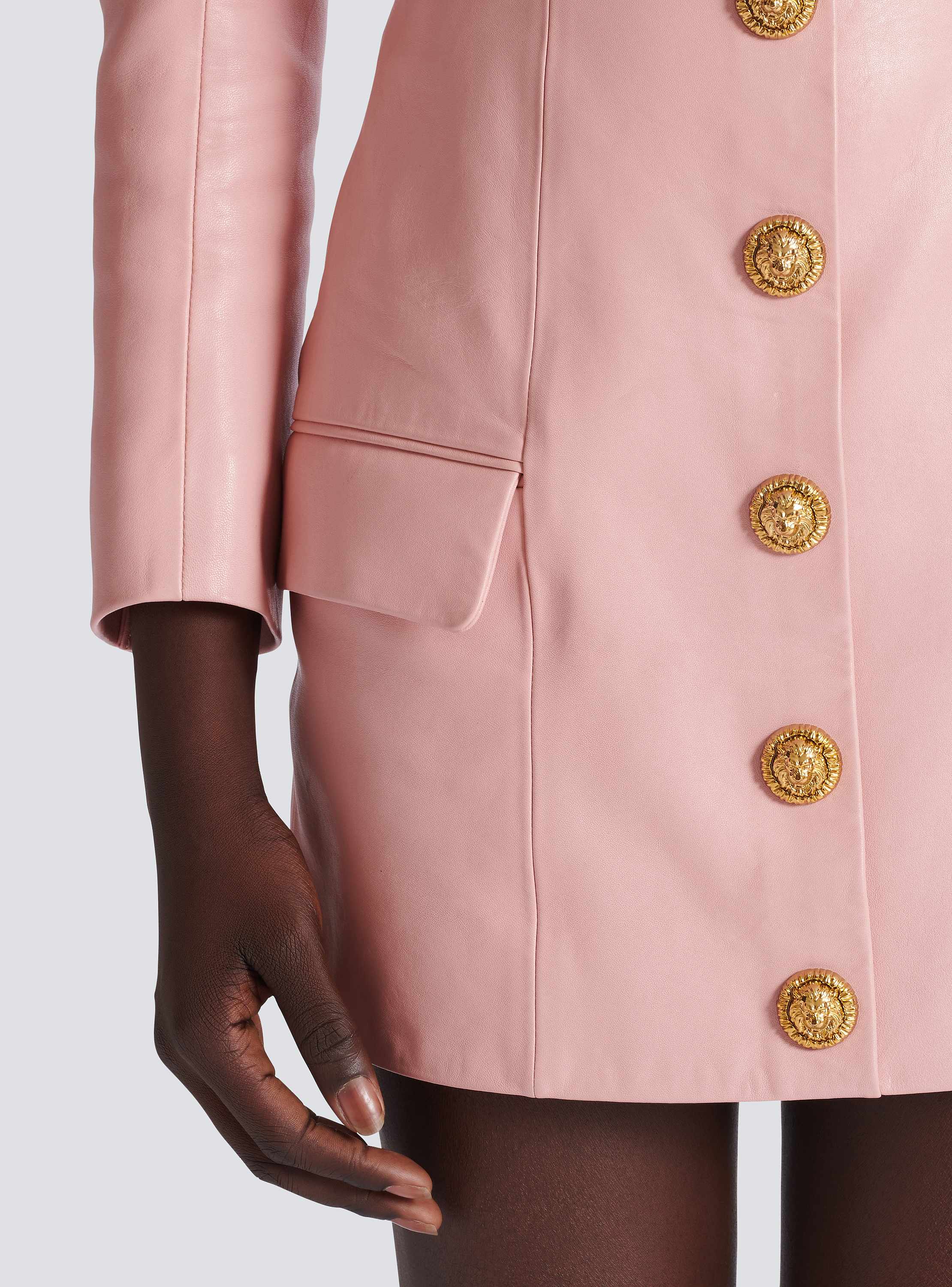 Short lambskin skirt with buttons