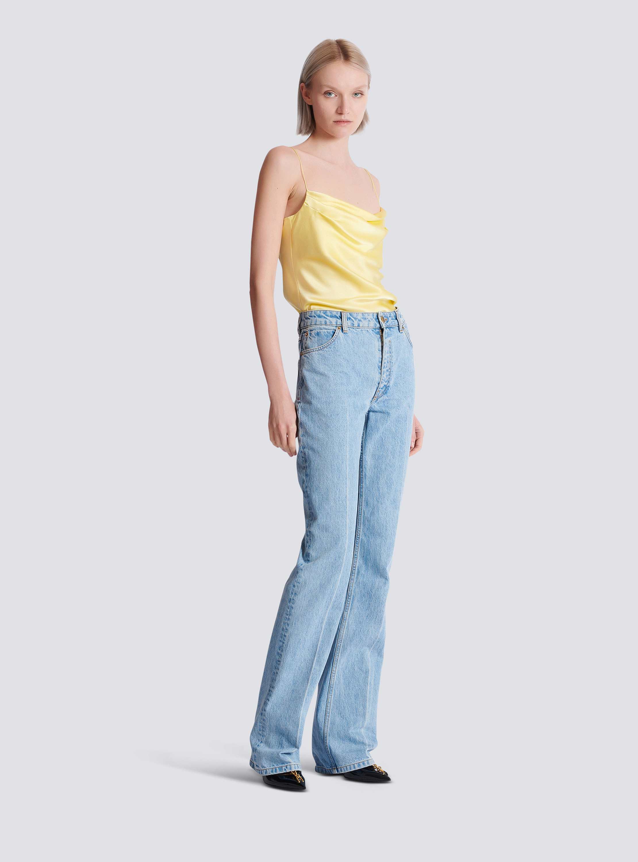 Denim high-waisted jeans