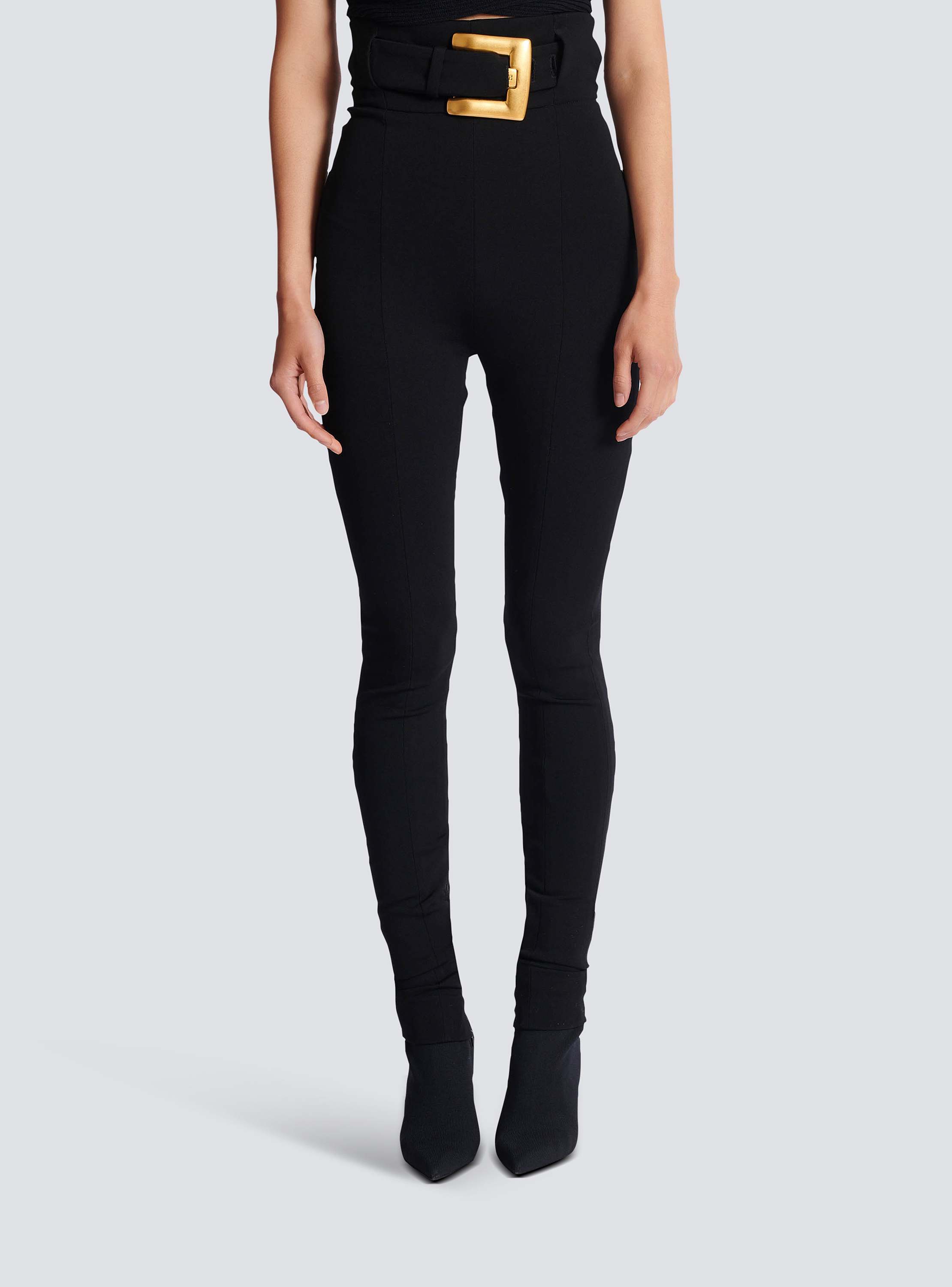 Stretch trousers with belt