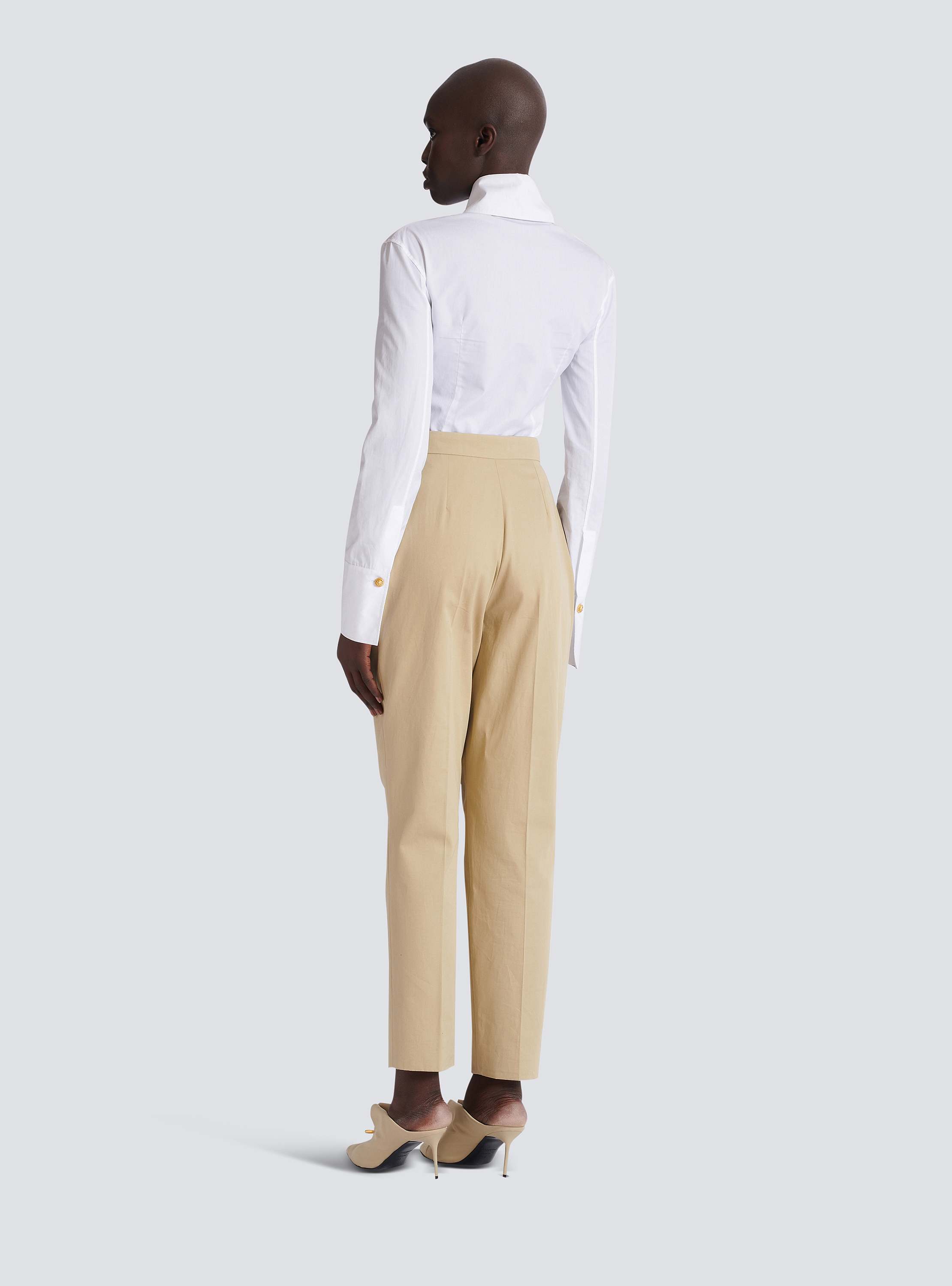 Darted 7/8 trousers in cotton gabardine