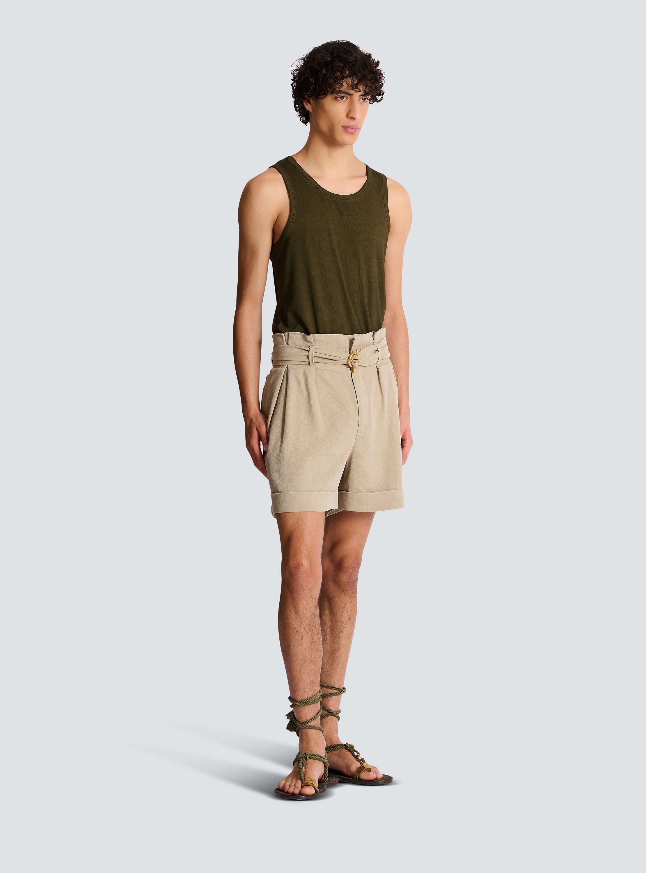 Cotton and linen Bermuda shorts with T-Bar belt