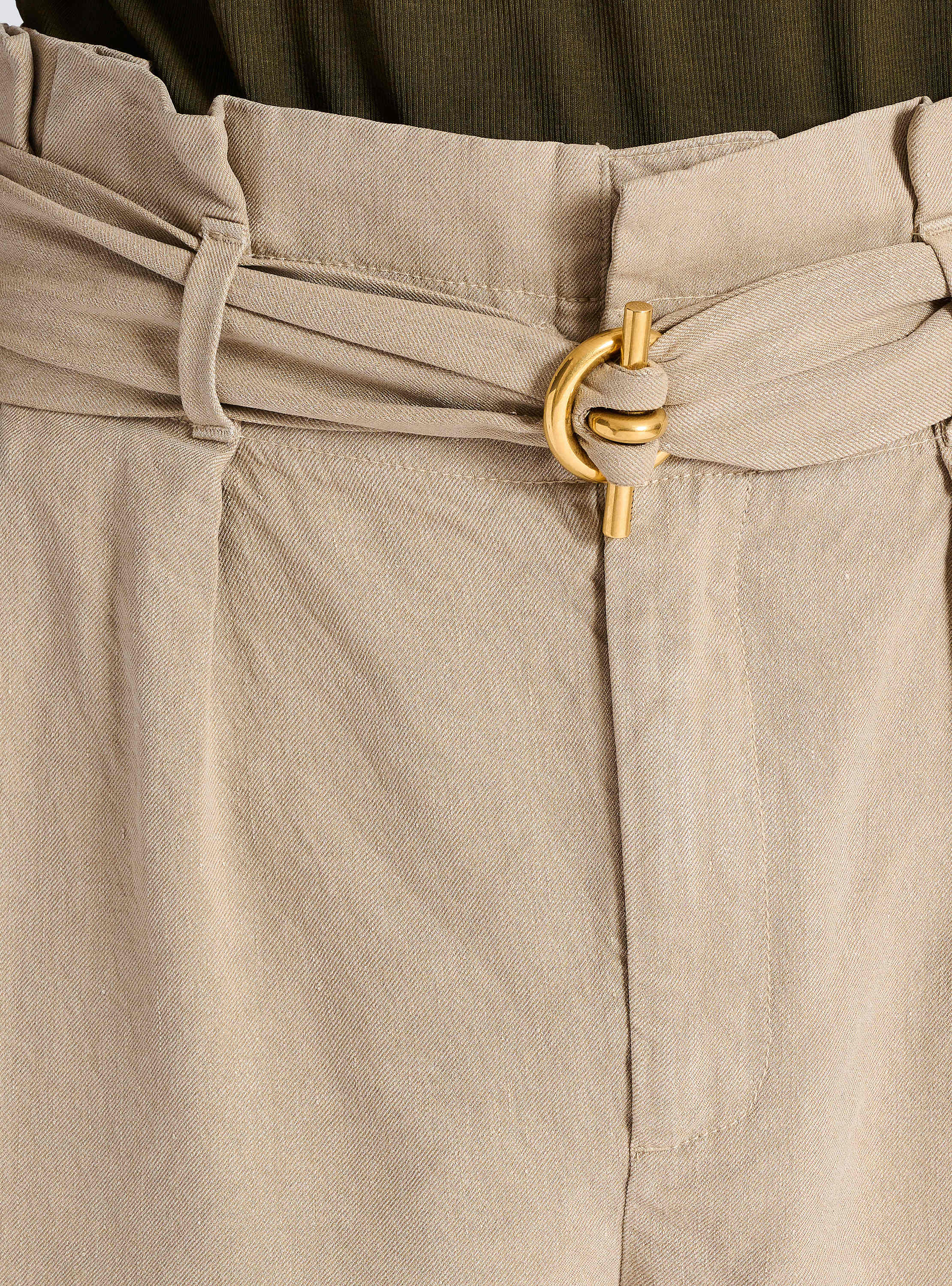 Cotton and linen Bermuda shorts with T-Bar belt