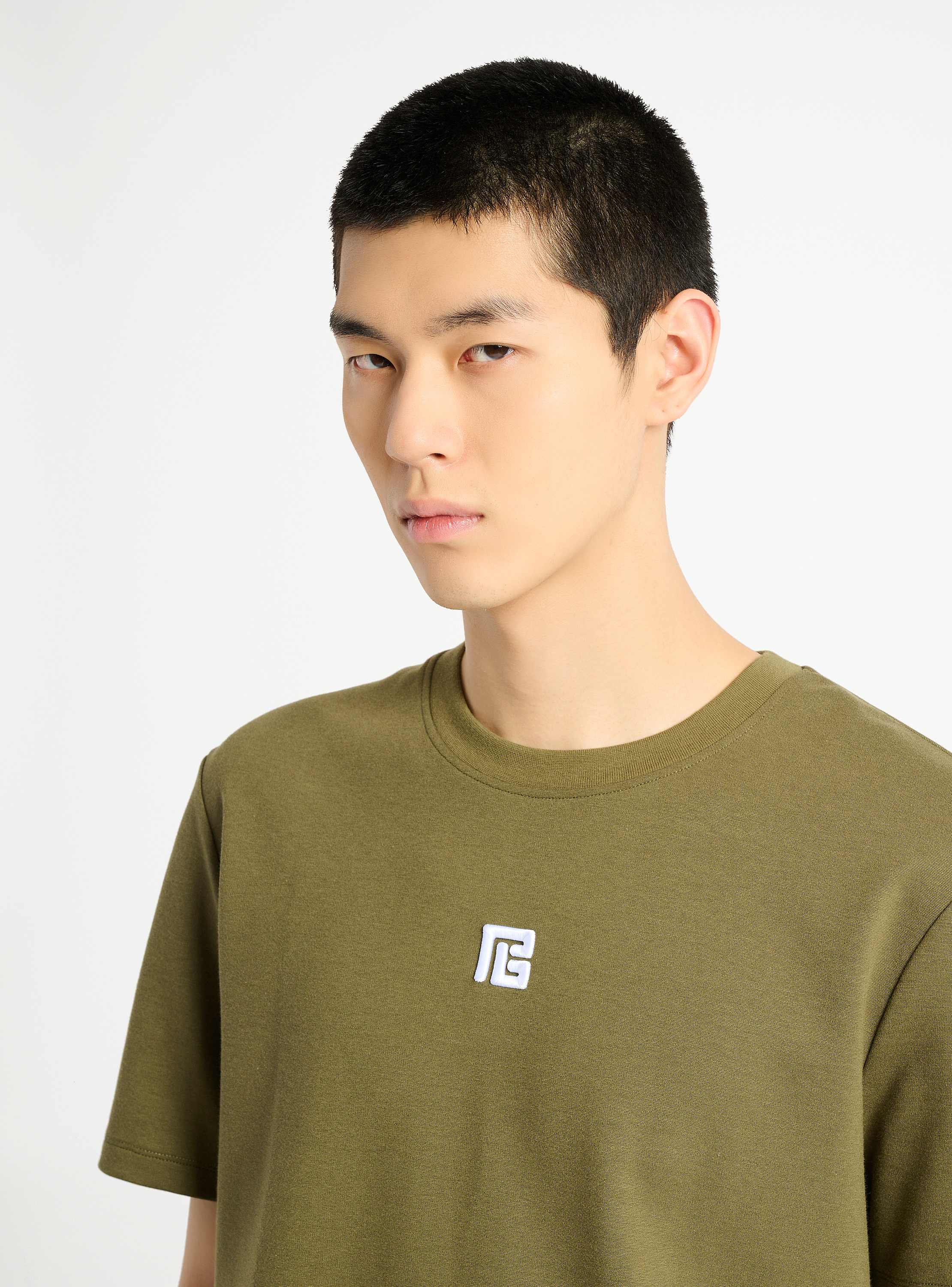 T-Shirt mit aufgesticktem Logo