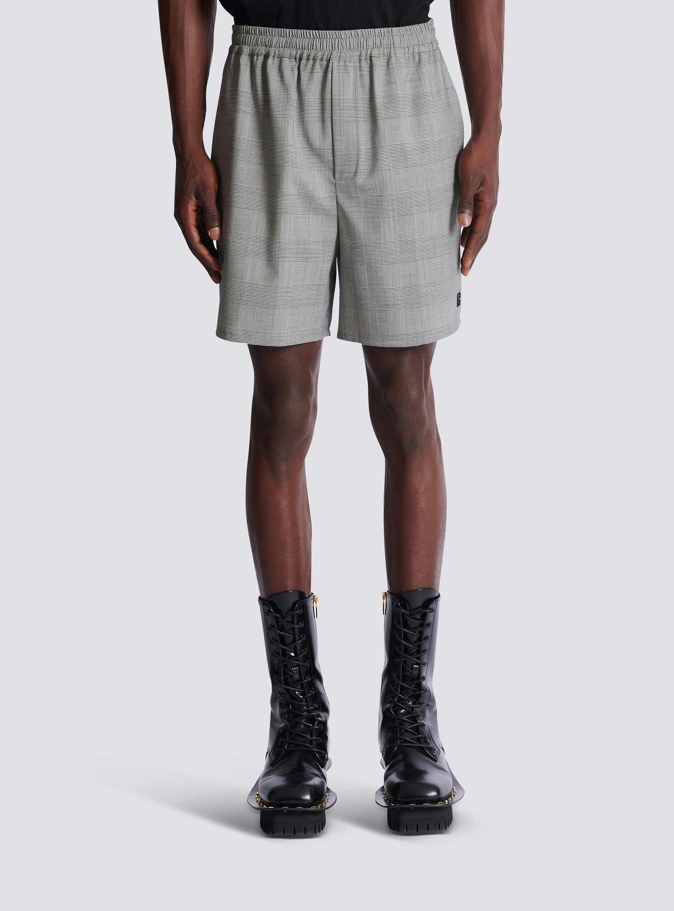 Relaxed shorts in Prince of Wales satin