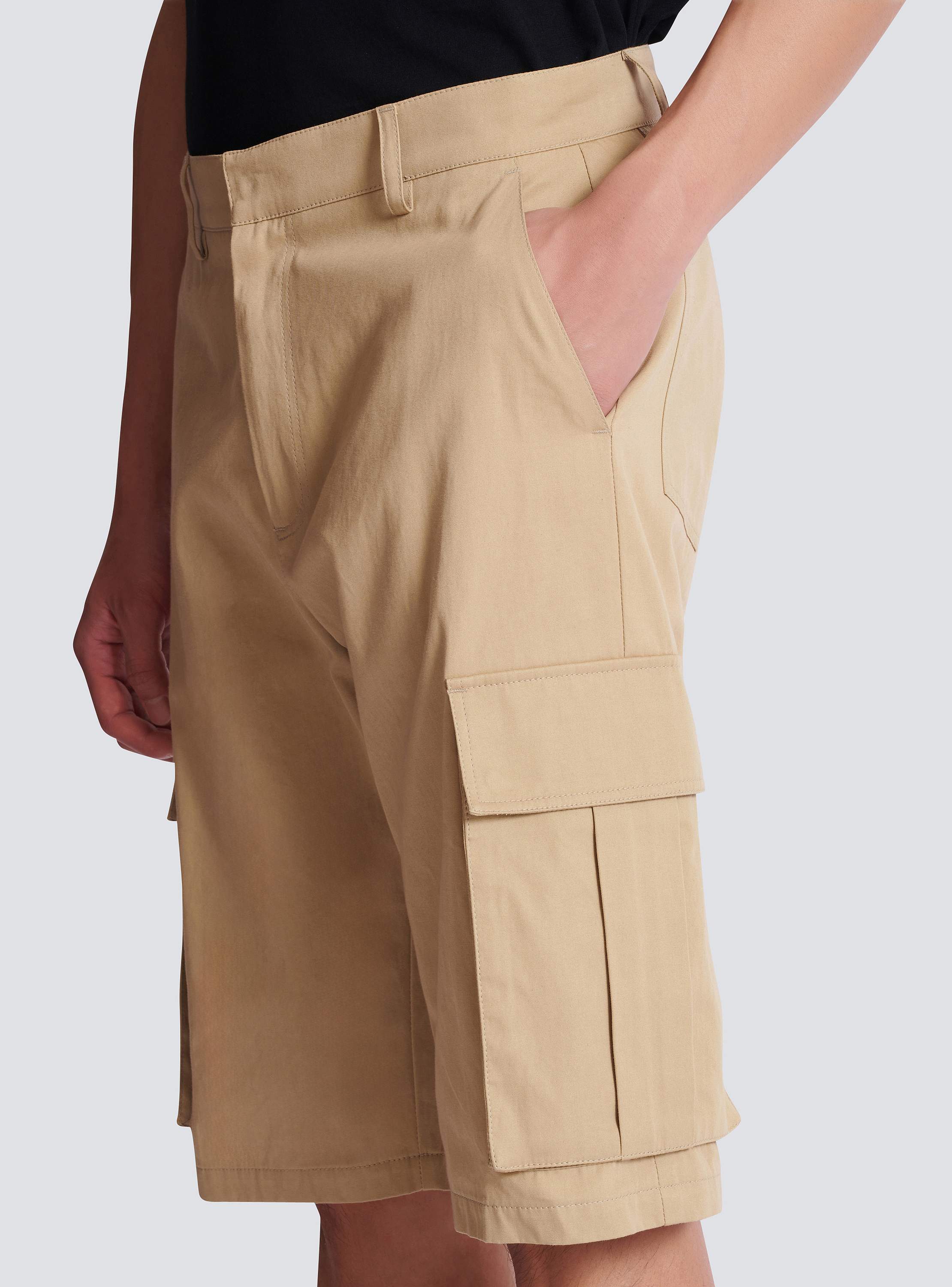 Cotton canvas cargo Bermuda shorts
