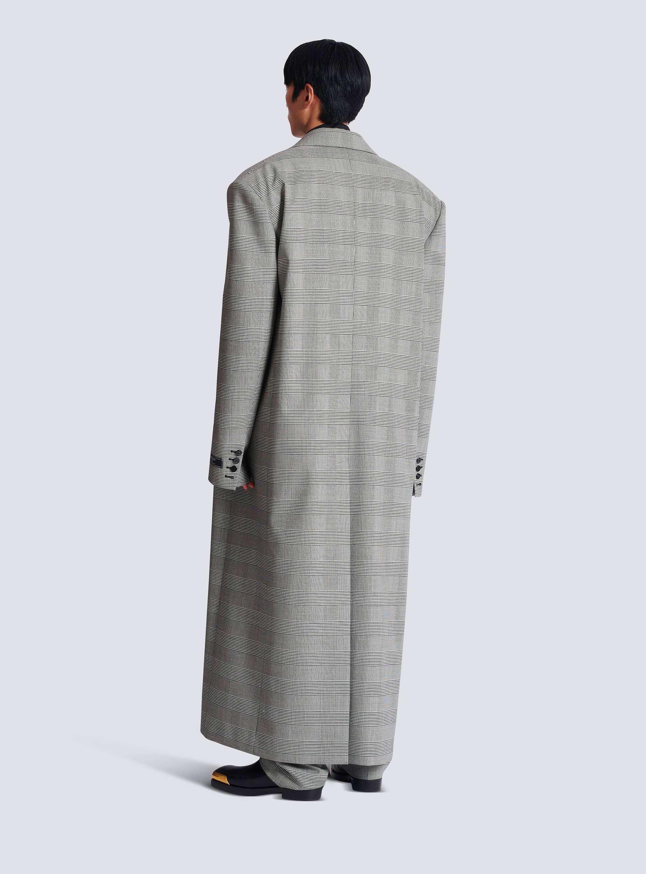 Oversized coat in Prince of Wales wool