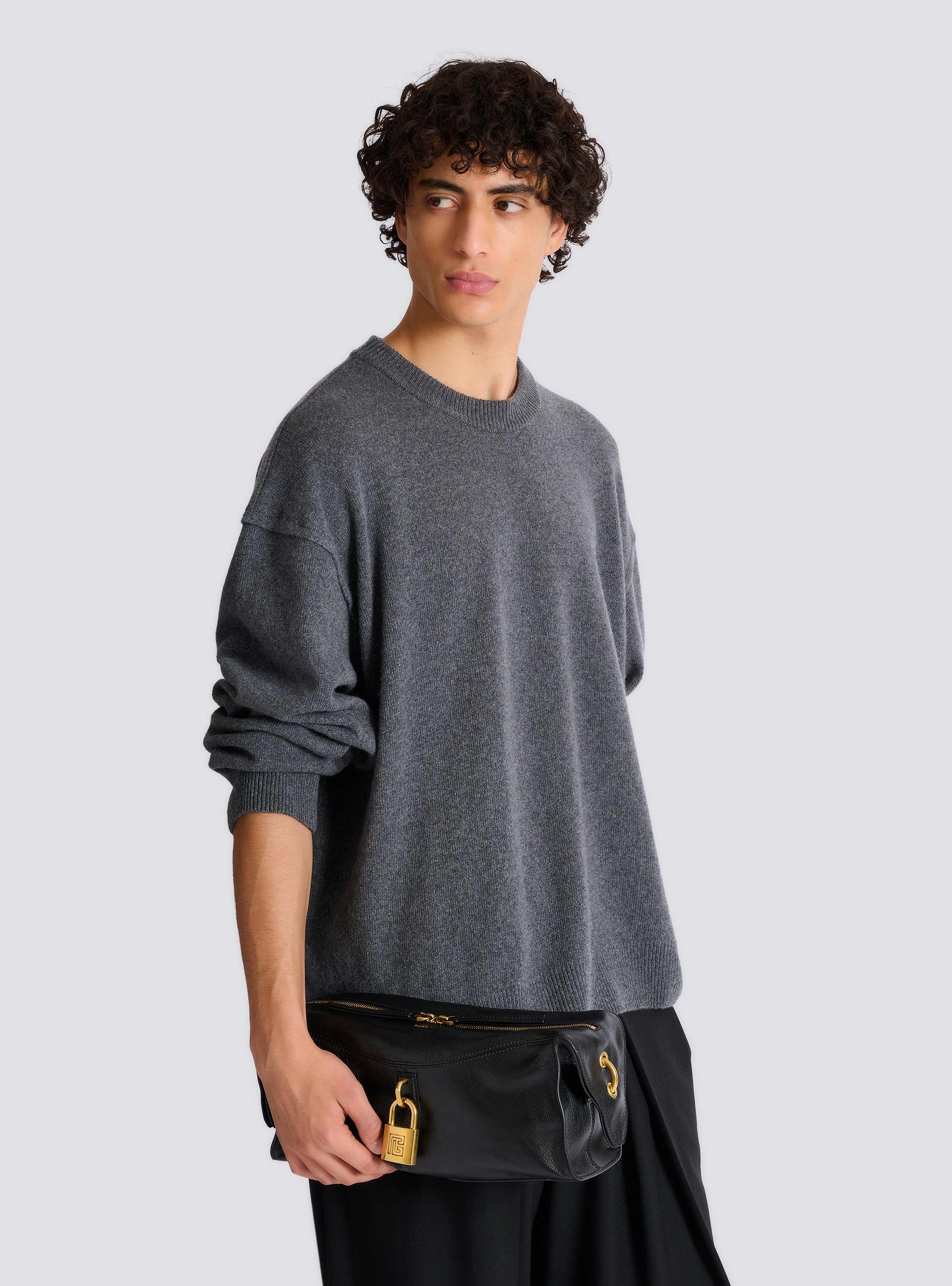 Pulse shoulder bag in calfskin leather