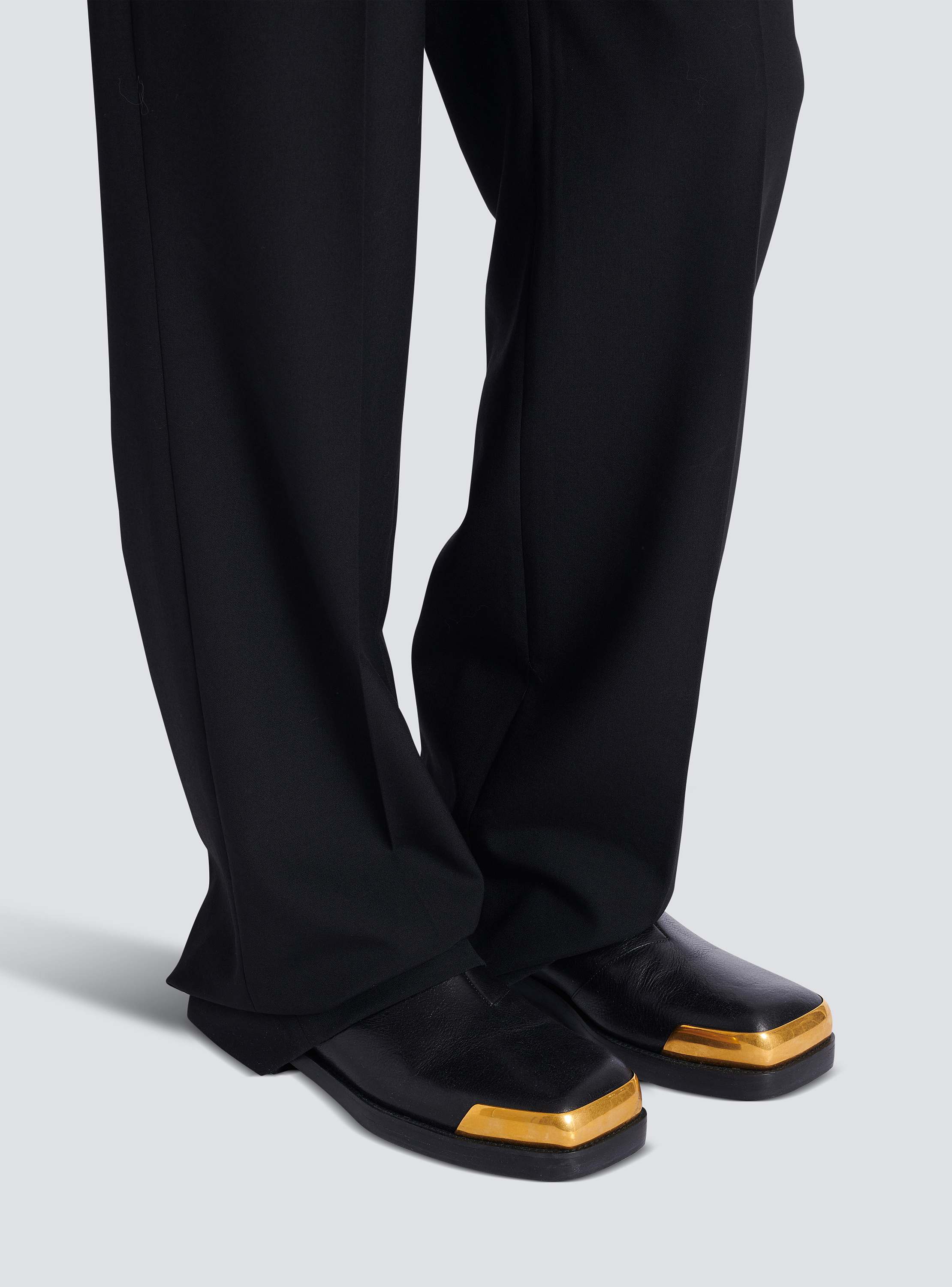 Square-toe boots in textured leather