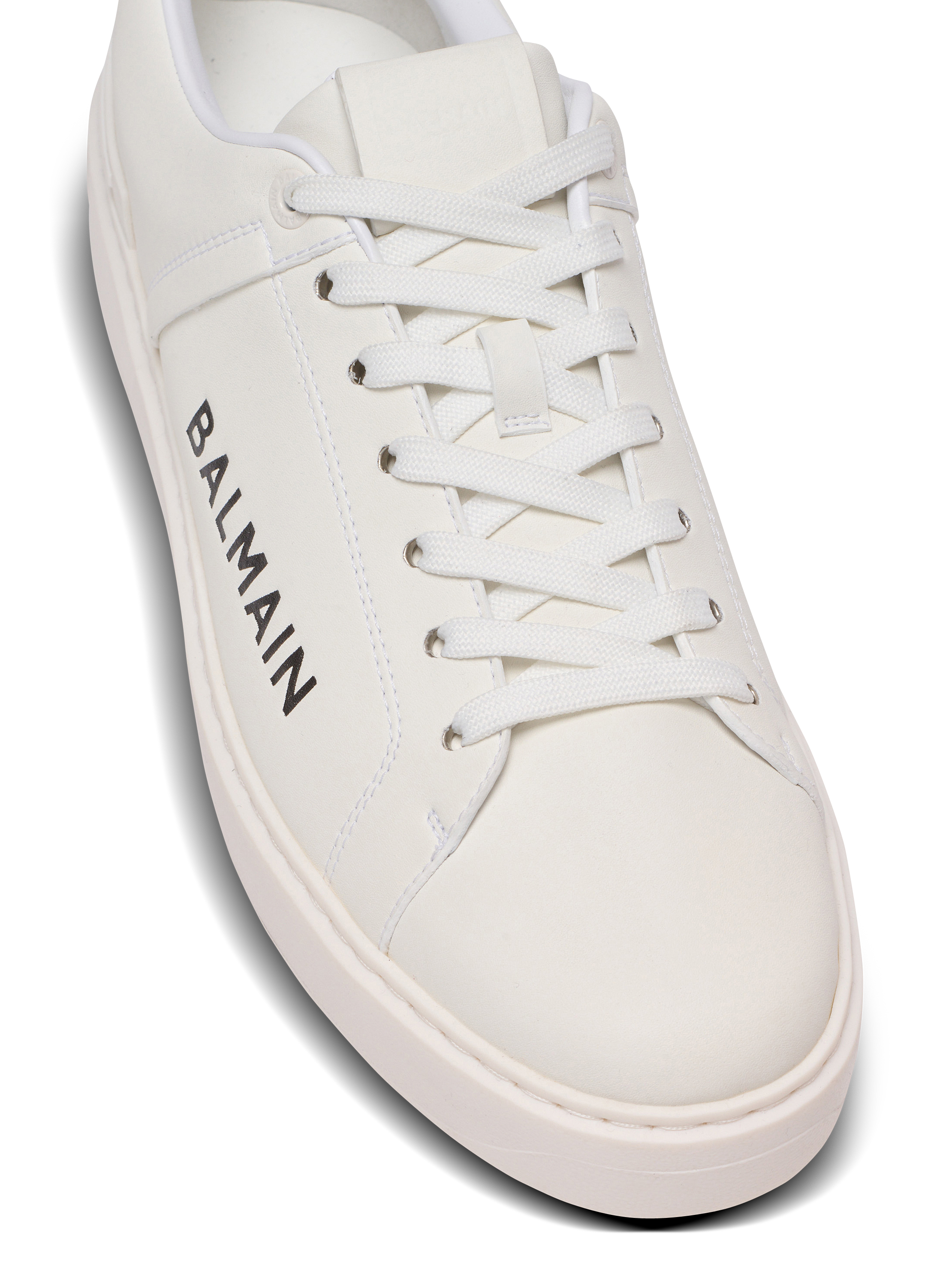 B-Court trainers in calfskin